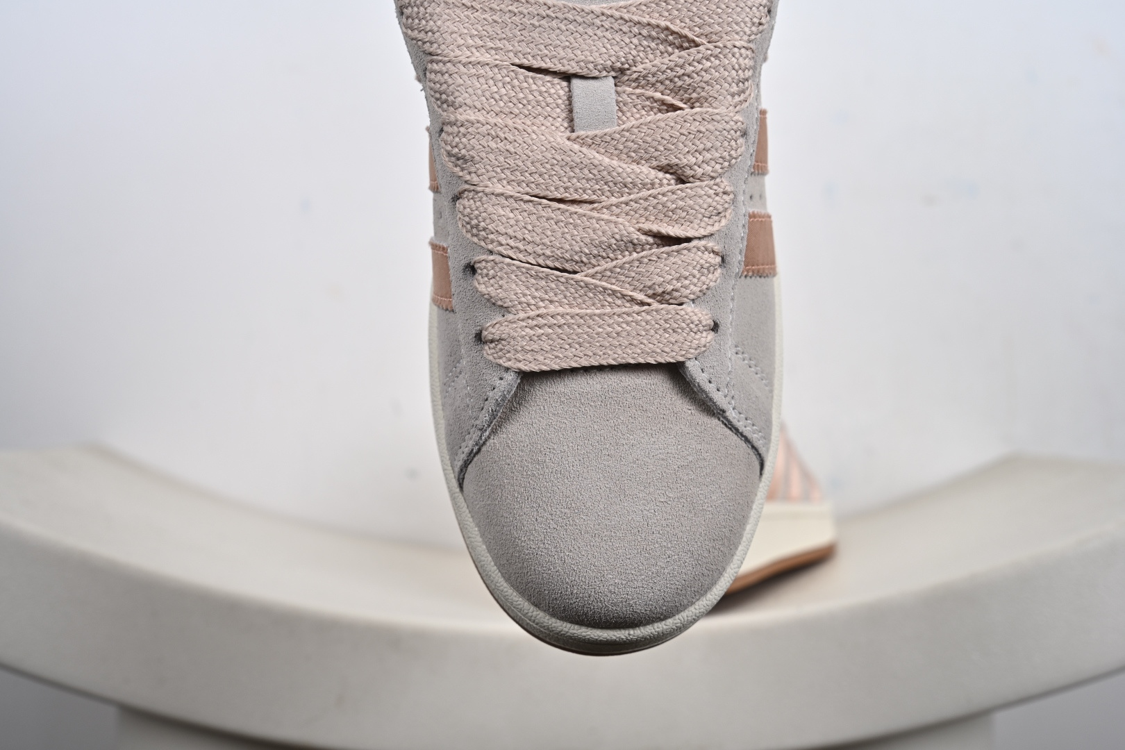 Adidas CAMPUS OOs 阿迪达斯学院系列 面包风经典复古低帮百搭休闲运动板鞋 JP6145