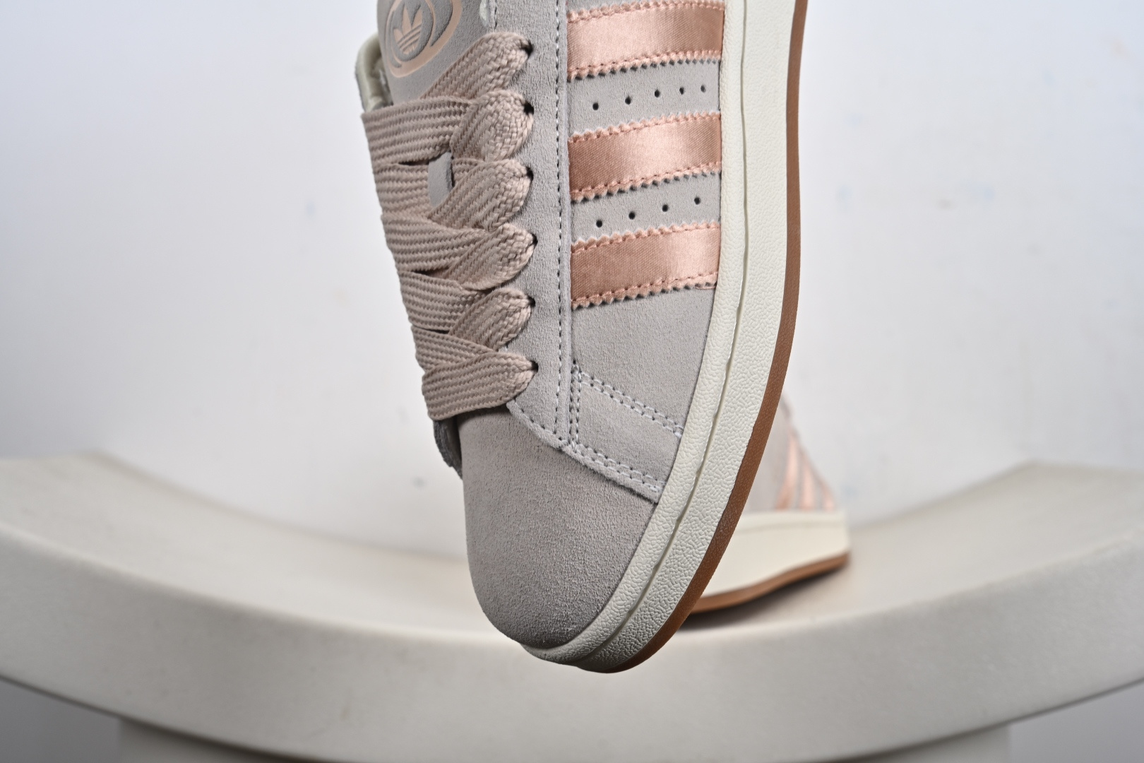 Adidas CAMPUS OOs 阿迪达斯学院系列 面包风经典复古低帮百搭休闲运动板鞋 JP6145