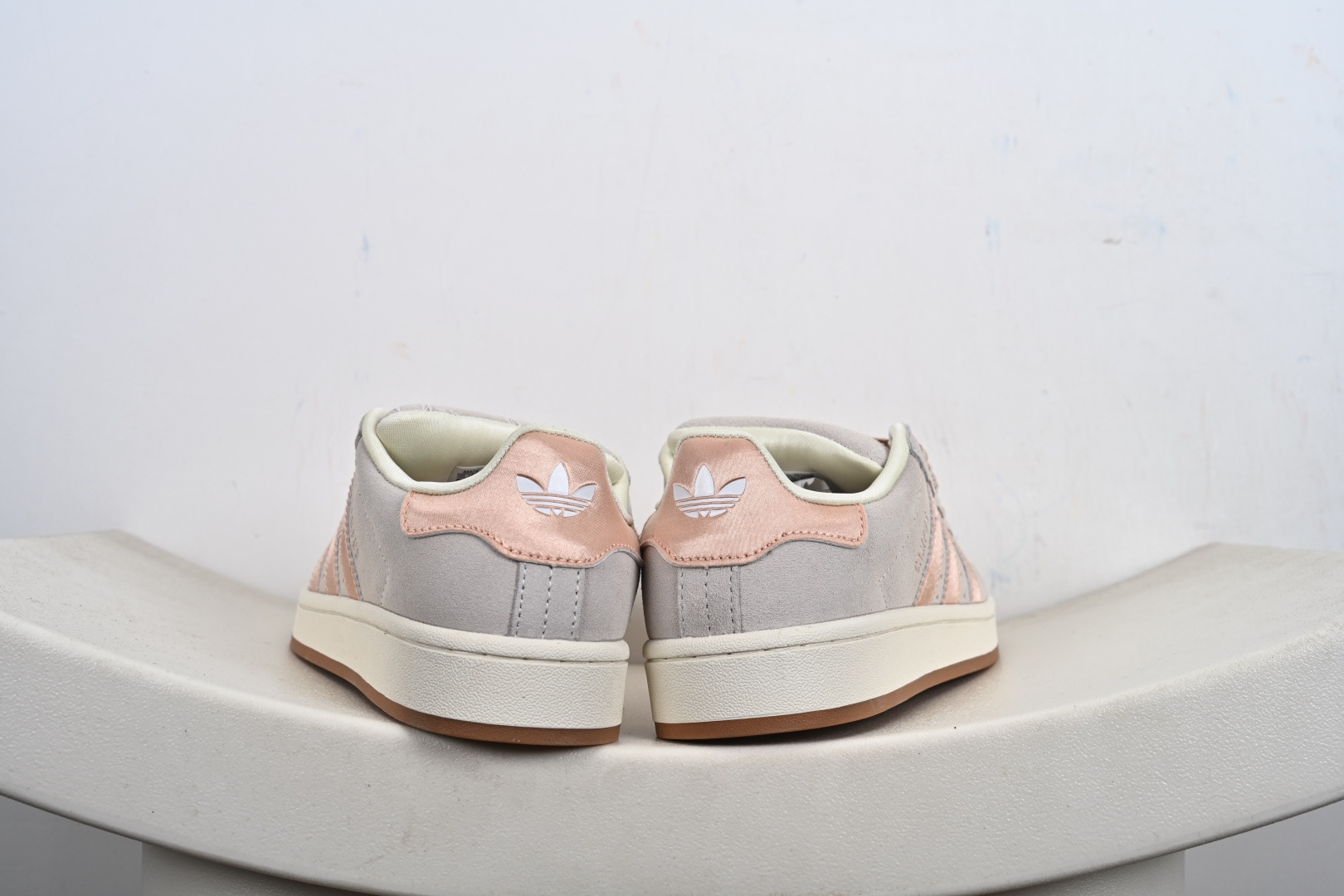 Adidas CAMPUS OOs 阿迪达斯学院系列 面包风经典复古低帮百搭休闲运动板鞋 JP6145