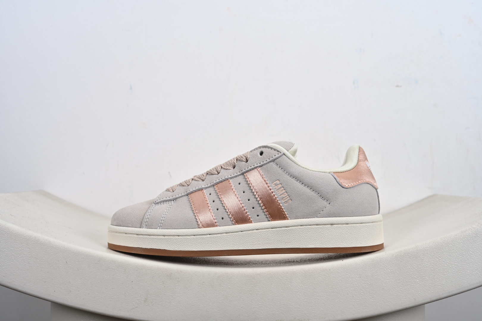 Adidas CAMPUS OOs 阿迪达斯学院系列 面包风经典复古低帮百搭休闲运动板鞋 JP6145