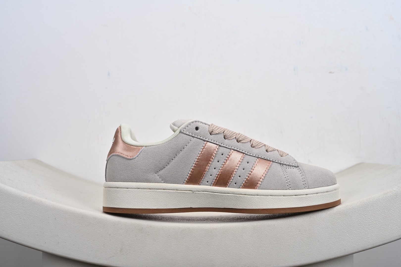 Adidas CAMPUS OOs 阿迪达斯学院系列 面包风经典复古低帮百搭休闲运动板鞋 JP6145