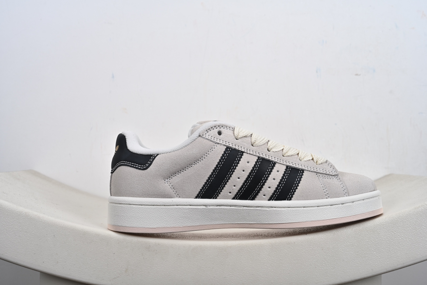 Adidas CAMPUS OOs W 阿迪达斯学院系列 面包风经典复古低帮百搭休闲运动板鞋 JQ5733