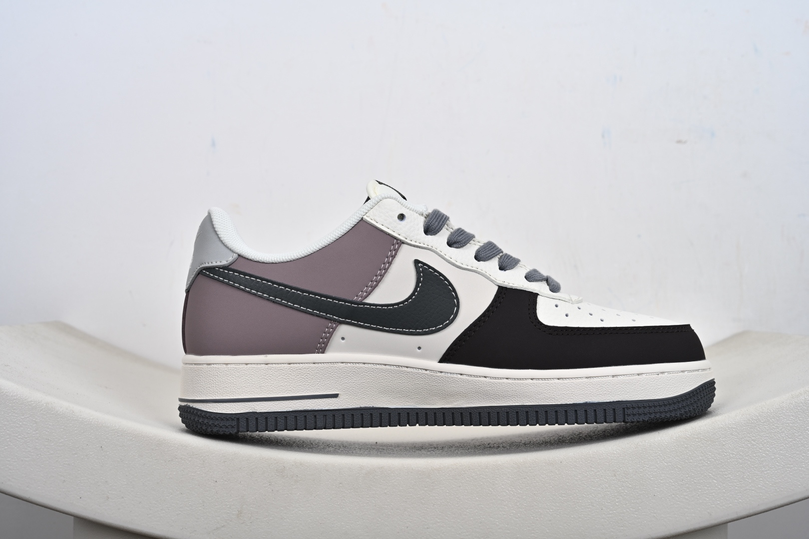 Nike Air Force 1 ‘07 Low “北面联名——米灰黑涂鸦勾”空军一号 高端定制 低帮 运动鞋 QW5606-271