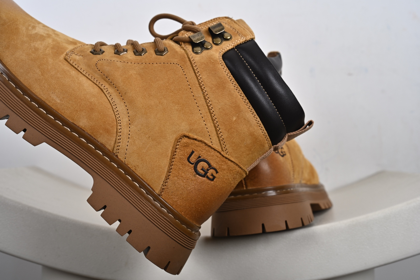 UGG Tasman Weather Hybrid 塔斯曼混合系列 2024秋冬新品中帮轻量休闲马丁靴 U5618M