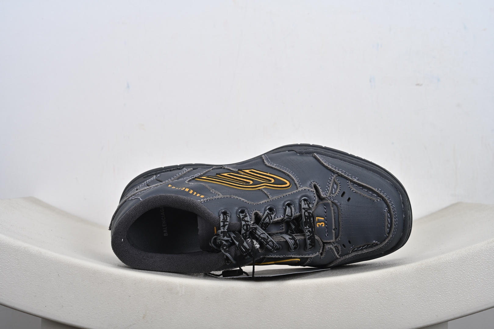 Balenciaga 巴黎世家 Hamptons 手工做旧款 牛皮革 复古圆头系带低帮休闲鞋 841765 WCURB 9141 841765 WCURB 1180