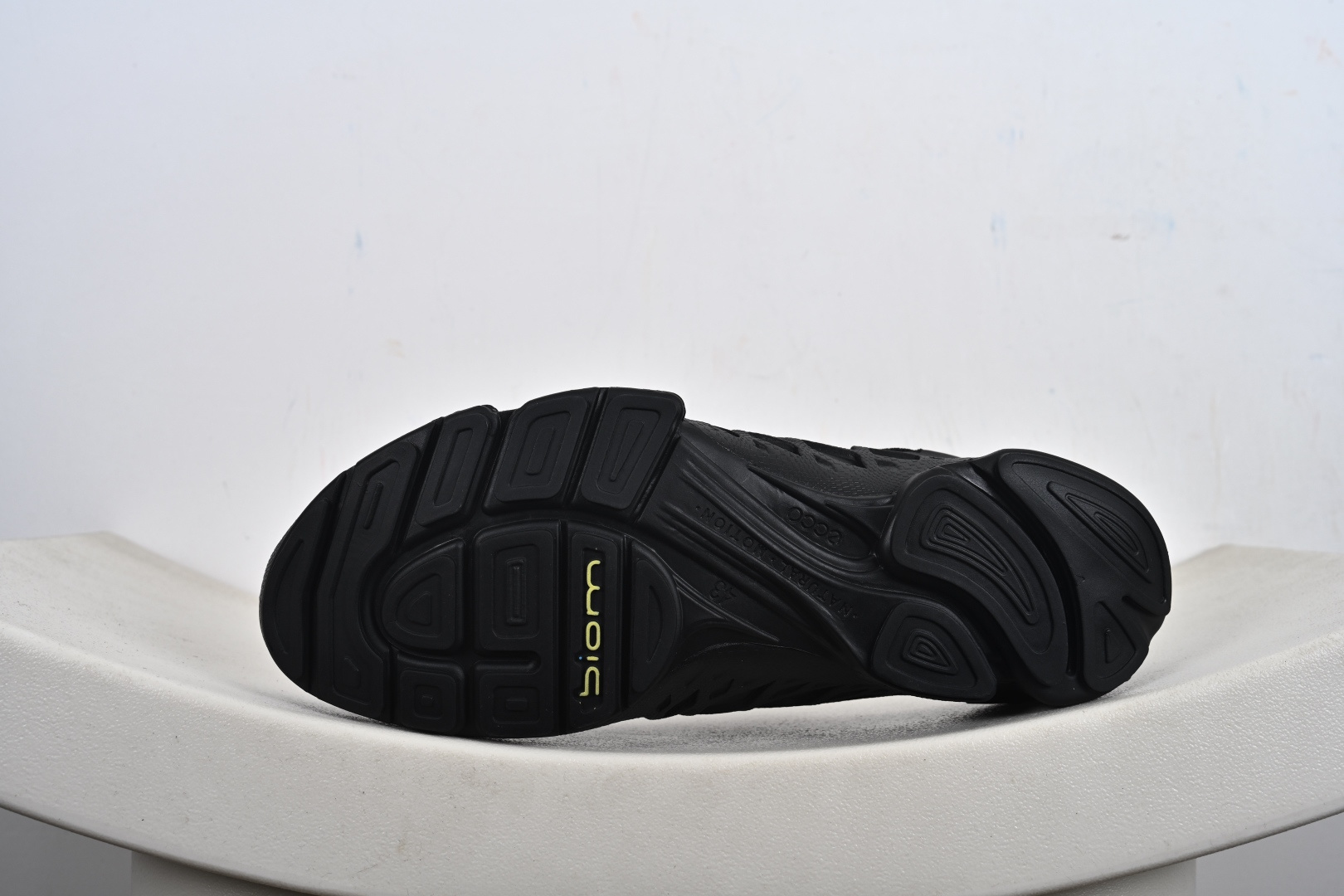 爱步运动鞋男鞋 秋冬真皮休闲防滑跑步鞋 825101