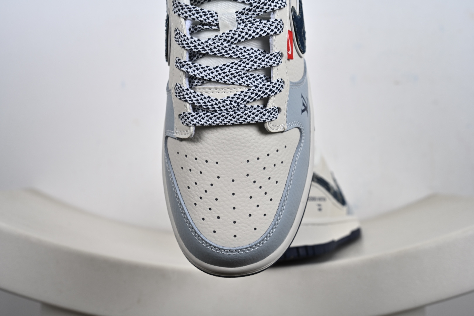 Nike SB Dunk Low“ LV联名—米灰蓝牛仔” 周年高端定制 低帮休闲板鞋 DN3168-001