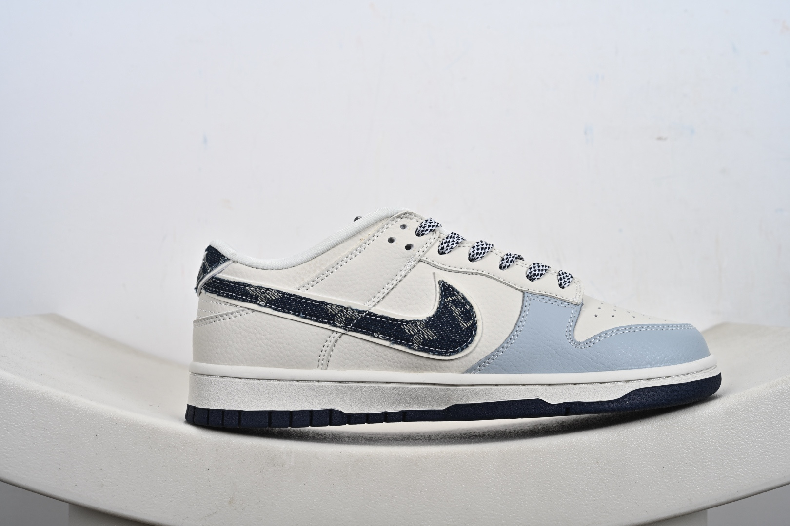 Nike SB Dunk Low“ LV联名—米灰蓝牛仔” 周年高端定制 低帮休闲板鞋 DN3168-001