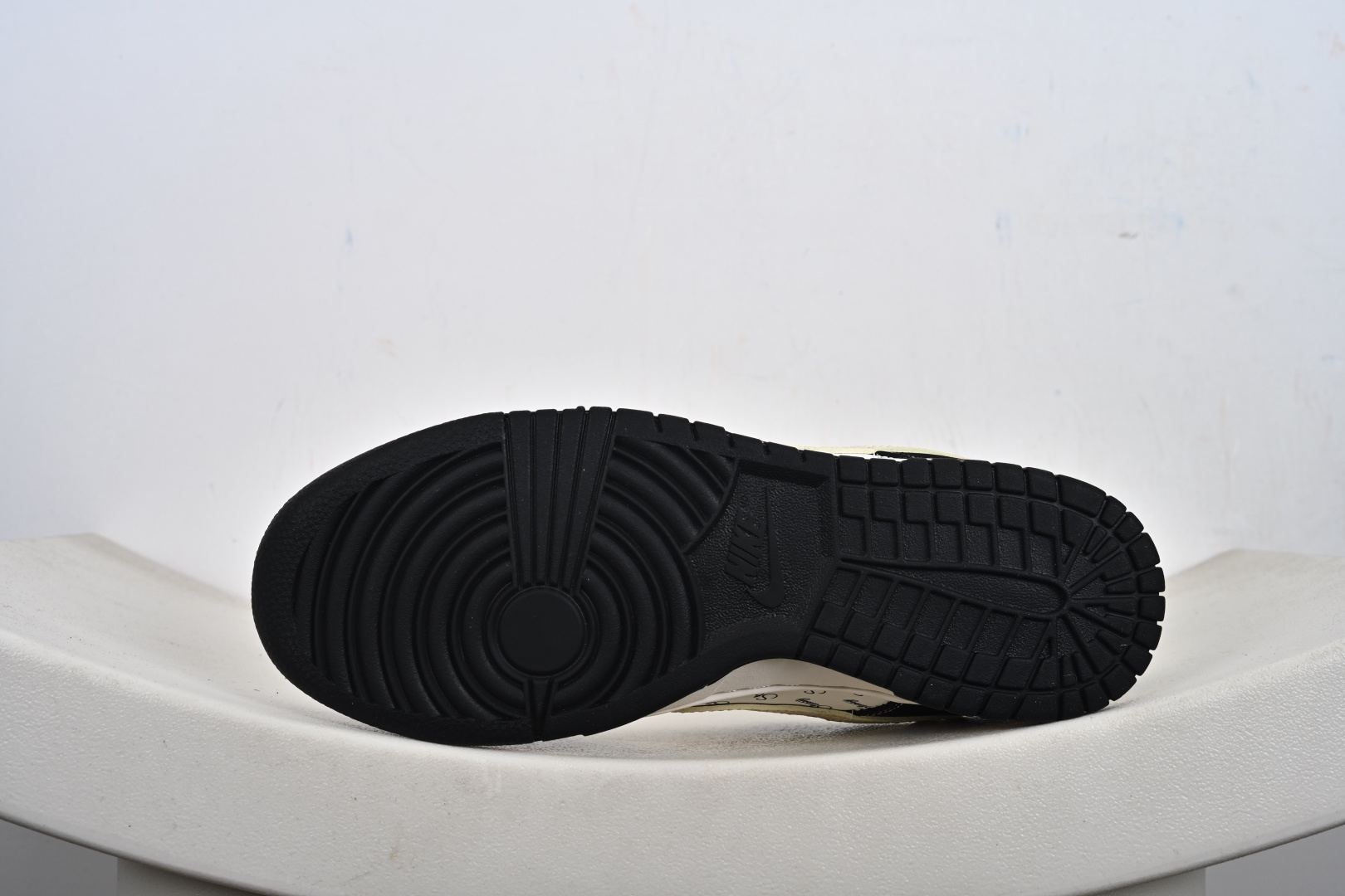 Nike SB Dunk Low 斯图西联名 米鳞勾 周年高端定制 低帮休闲板鞋 XS6089-634