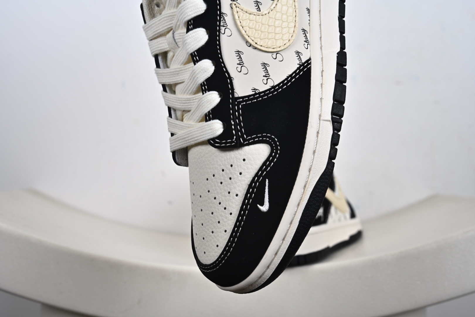 Nike SB Dunk Low 斯图西联名 米鳞勾 周年高端定制 低帮休闲板鞋 XS6089-634