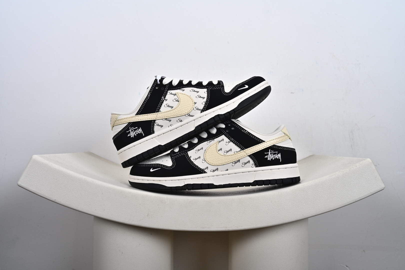 Nike SB Dunk Low 斯图西联名 米鳞勾 周年高端定制 低帮休闲板鞋 XS6089-634