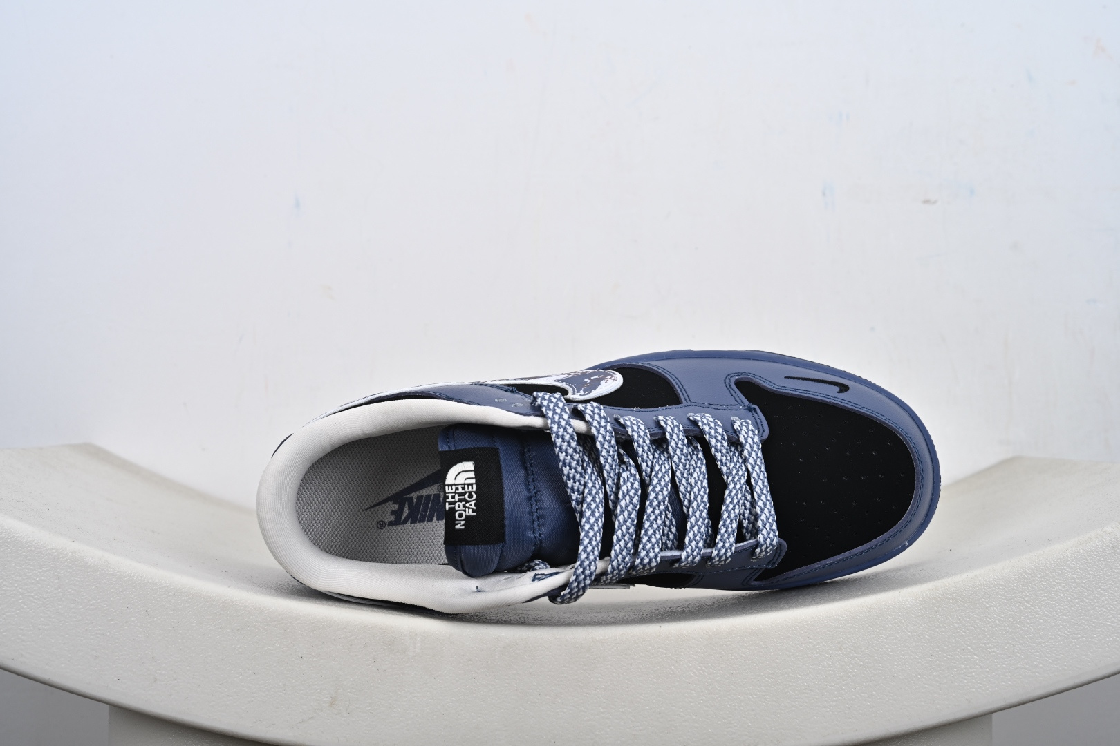 本地💰270优势放店 Nike SB Dunk Low “路易威登联名------雾霾蓝银勾” 反光效果 高端定制 低帮休闲板鞋 货号:DJ1988-002 Size:36 36.5 37.5 38 38.5 39 40 40.5 41 42 42.5 43 44 44.5 45-T1-F3