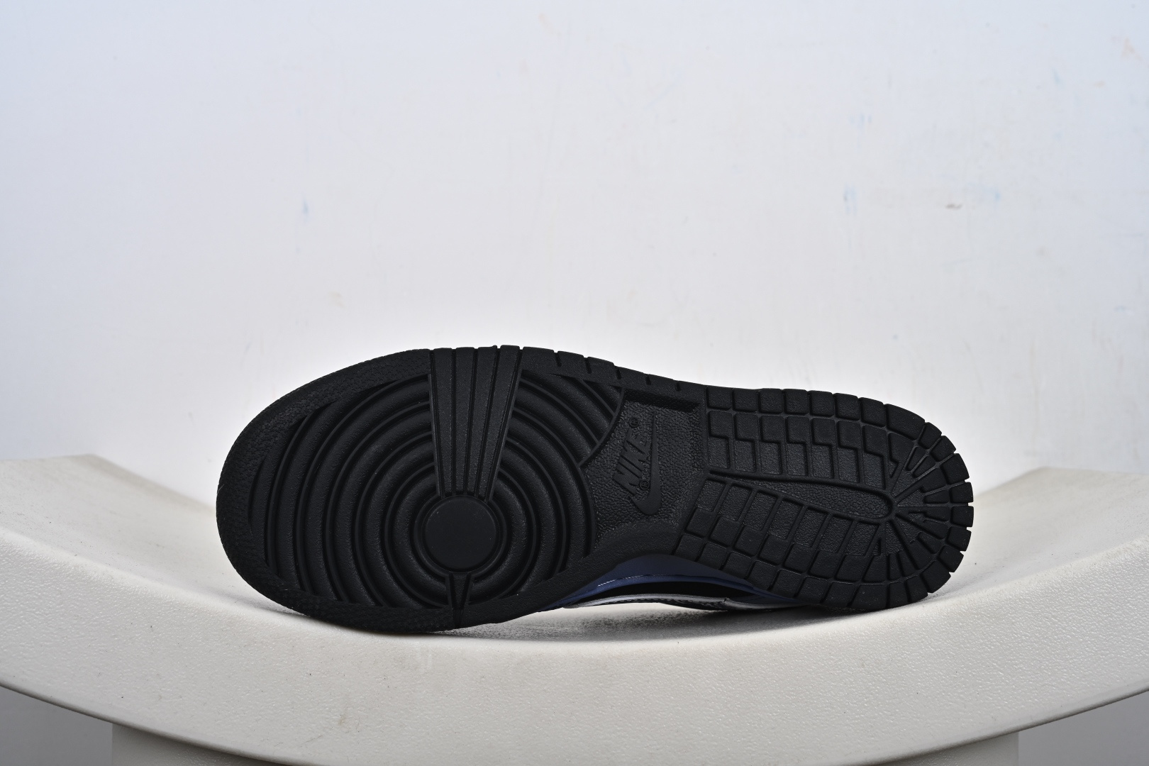 Nike SB Dunk Low “路易威登联名------雾霾蓝银勾” 反光效果 高端定制 低帮休闲板鞋 DJ1988-002 Nike SB Dunk Low “路易威登联名------雾霾蓝银勾” 反光效果 高端定制 低帮休闲板鞋 DJ1988-002