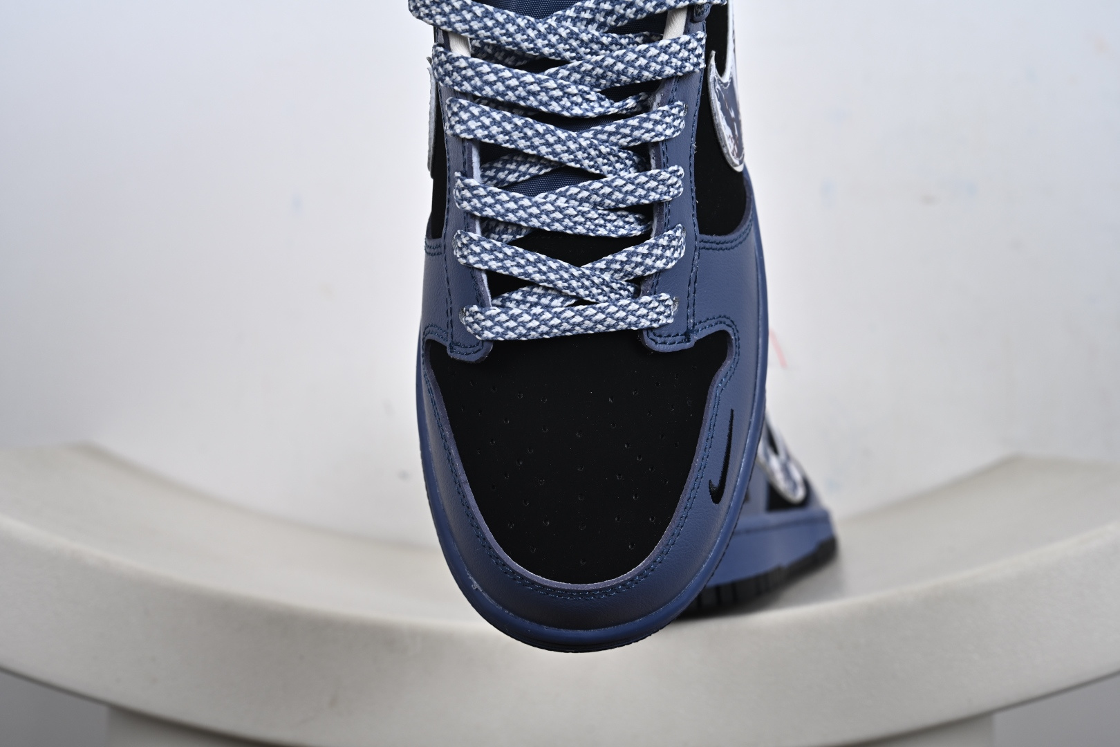 Nike SB Dunk Low “路易威登联名------雾霾蓝银勾” 反光效果 高端定制 低帮休闲板鞋 DJ1988-002 Nike SB Dunk Low “路易威登联名------雾霾蓝银勾” 反光效果 高端定制 低帮休闲板鞋 DJ1988-002