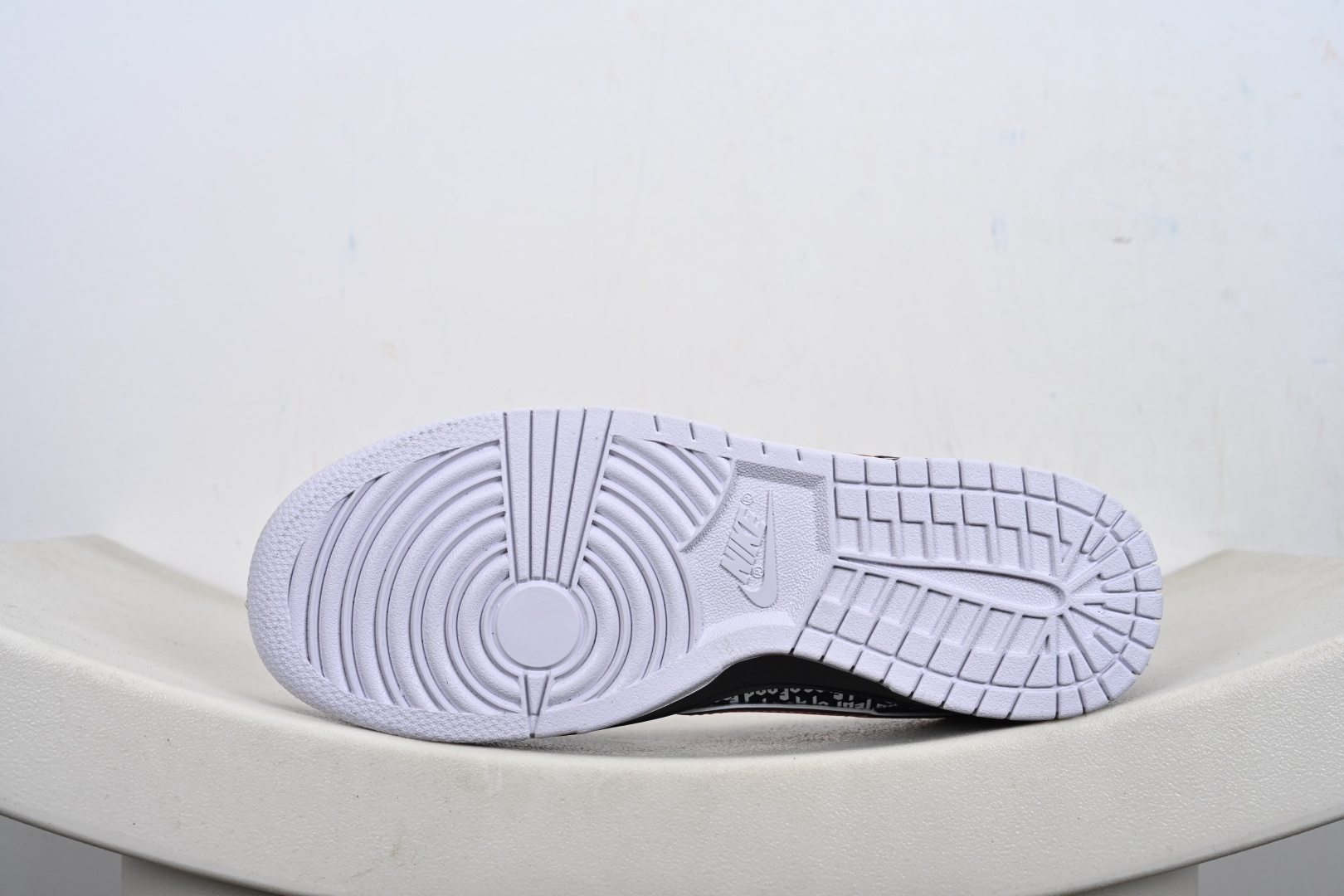 Nike SB Dunk Low“字母黑红勾” 低帮休闲板鞋 KK1333-051