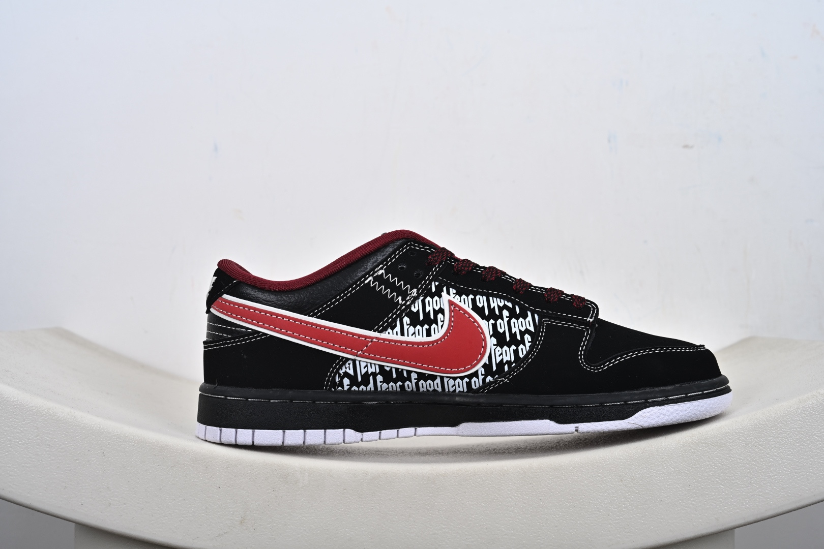 Nike SB Dunk Low“字母黑红勾” 低帮休闲板鞋 KK1333-051