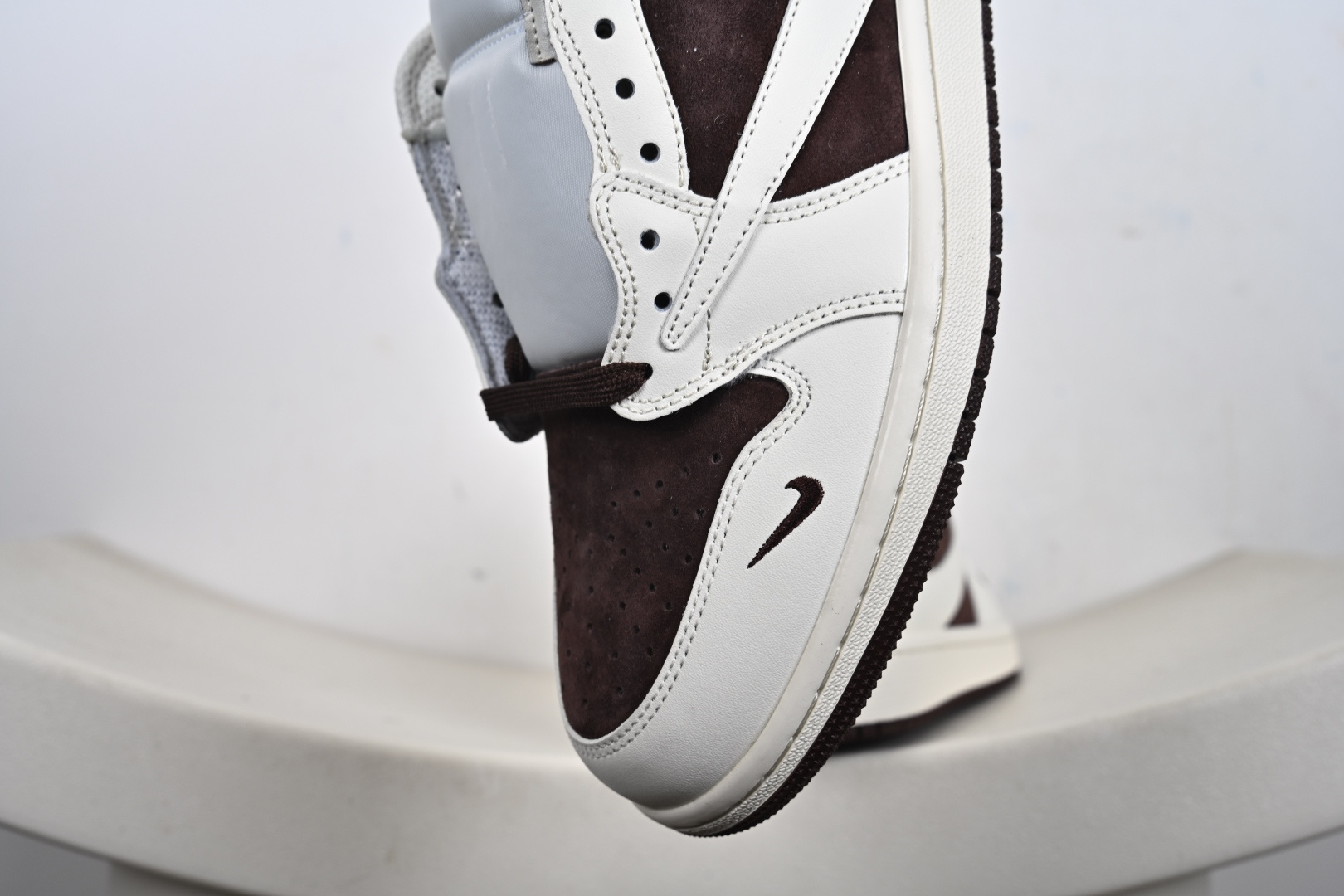 Nike Air Jordan 1 x Travis Scott AJ1倒勾 乔一倒钩 ‘DIY’定制 耐克 低帮文化篮球鞋 DM7866-121