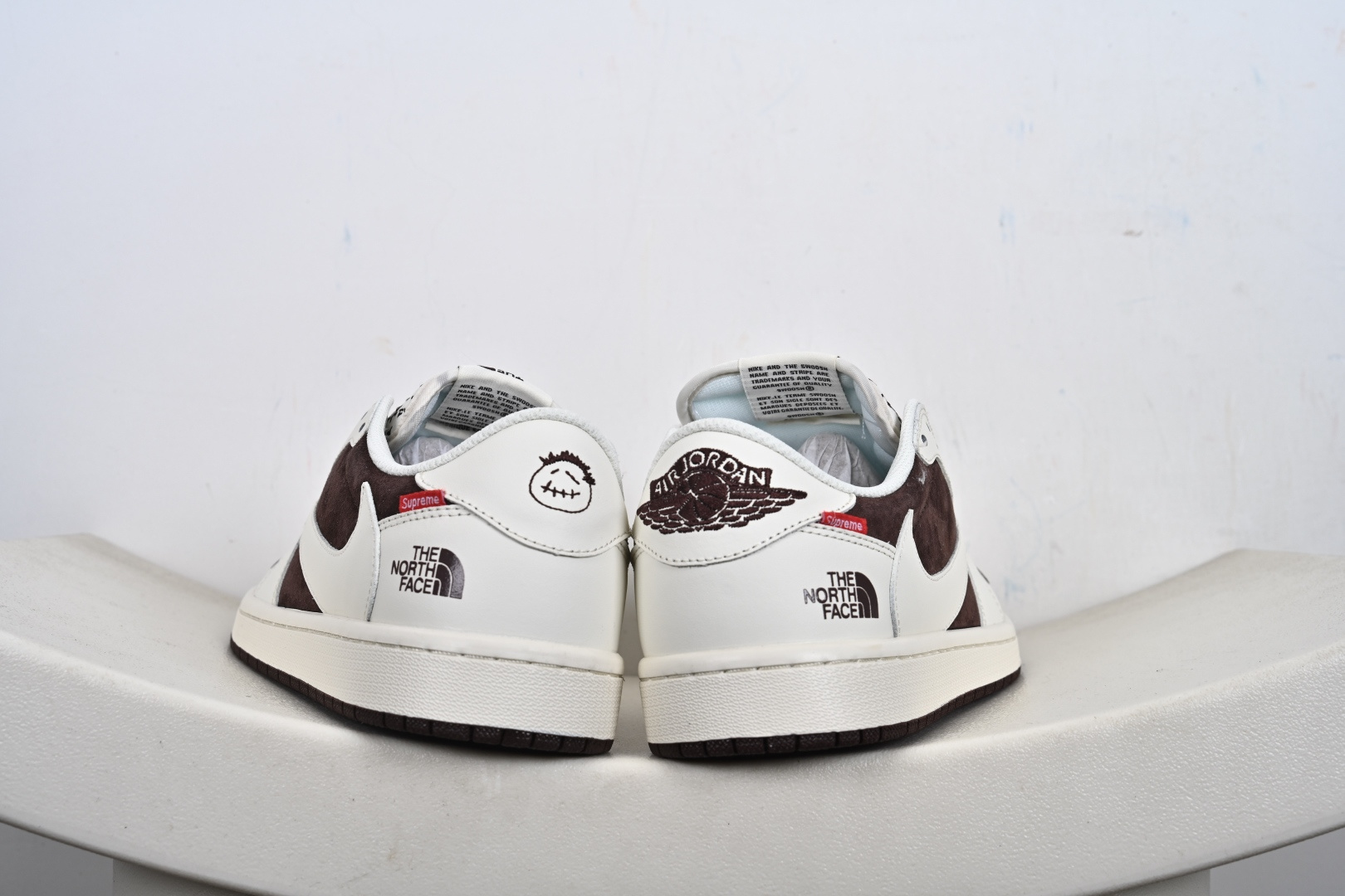 Nike Air Jordan 1 x Travis Scott AJ1倒勾 乔一倒钩 ‘DIY’定制 耐克 低帮文化篮球鞋 DM7866-121