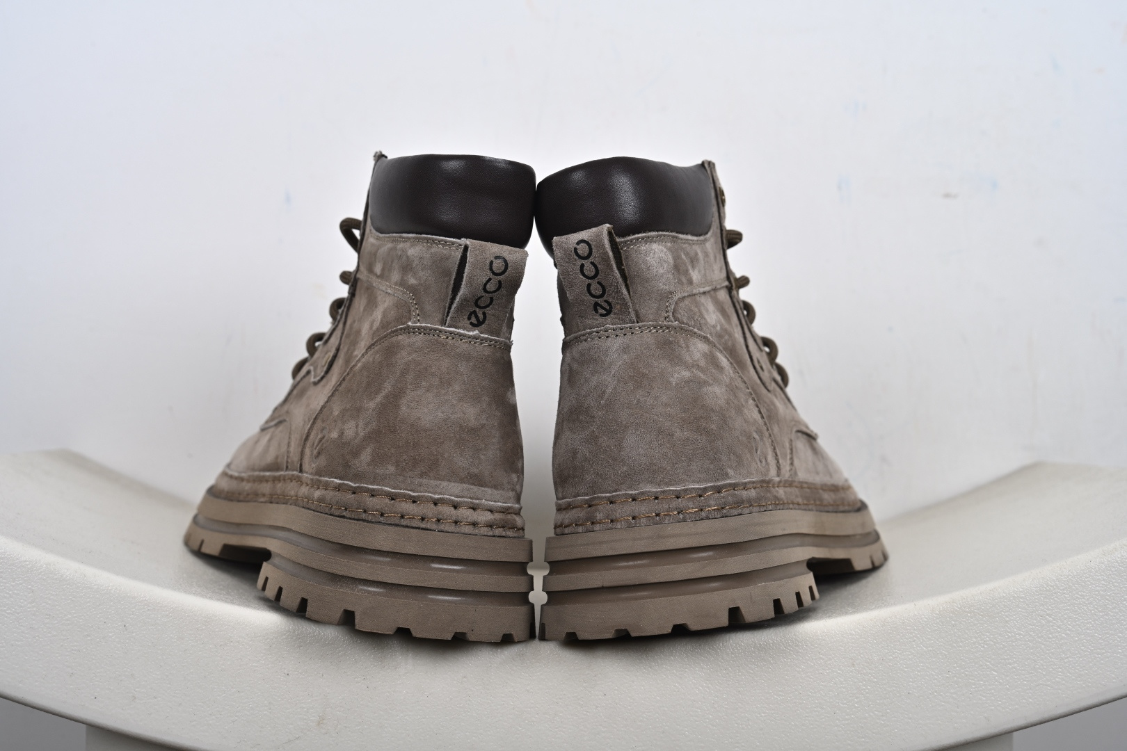 280 Ecco 爱步适酷系列工装真皮防滑厚底大黄靴 638908