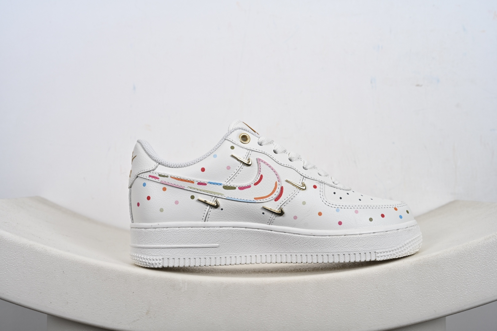爆款定制 二次元主题 Nike Air Force 1 Low’07 四勾彩喷 空军一号低帮休闲板鞋 ZH0316-151