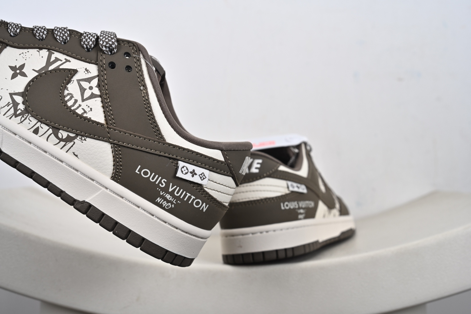 Nike SB Dunk Low 联名 奶茶米白 高端定制 低帮休闲板鞋 XD1588-239