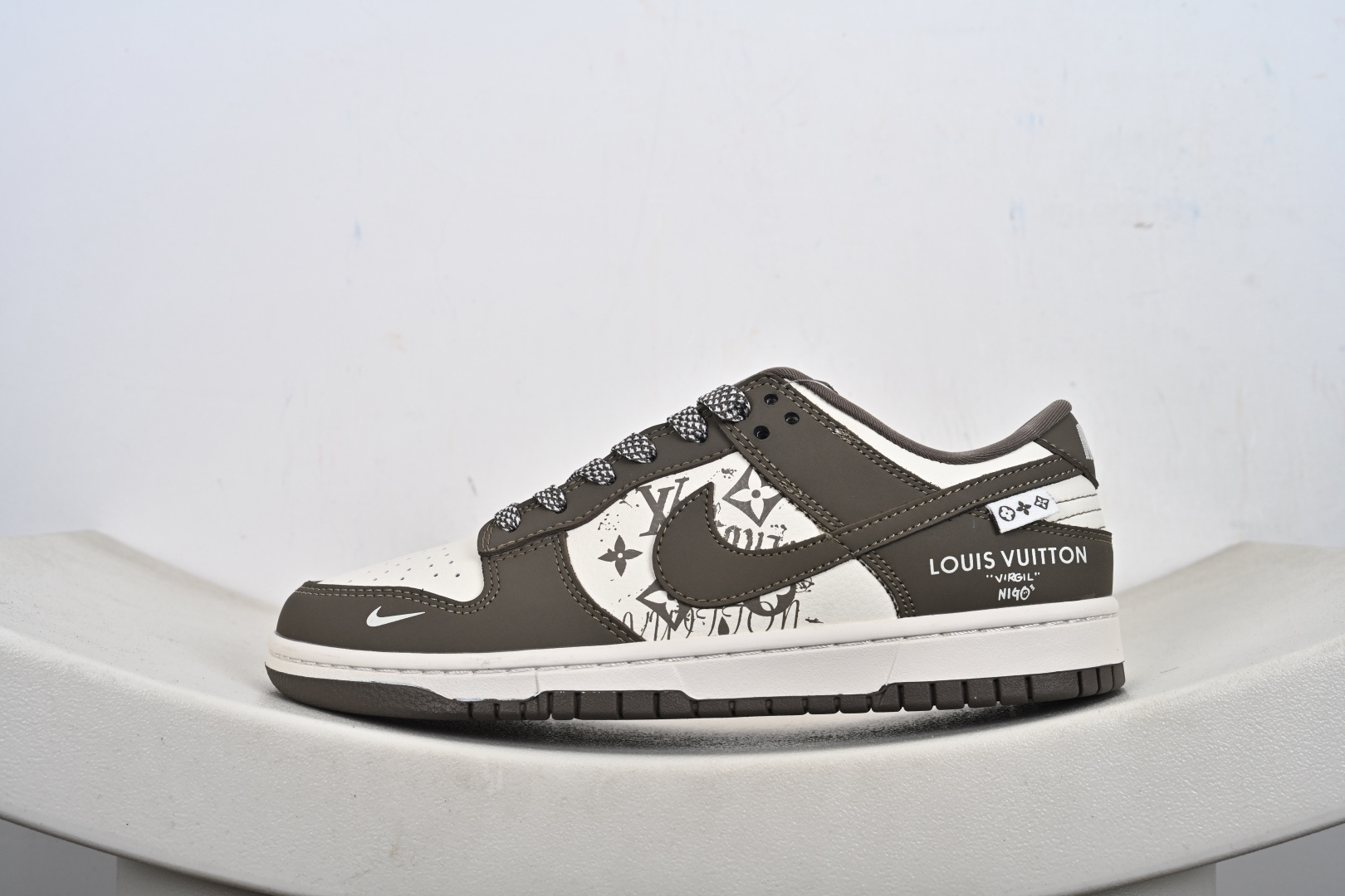 Nike SB Dunk Low 联名 奶茶米白 高端定制 低帮休闲板鞋 XD1588-239
