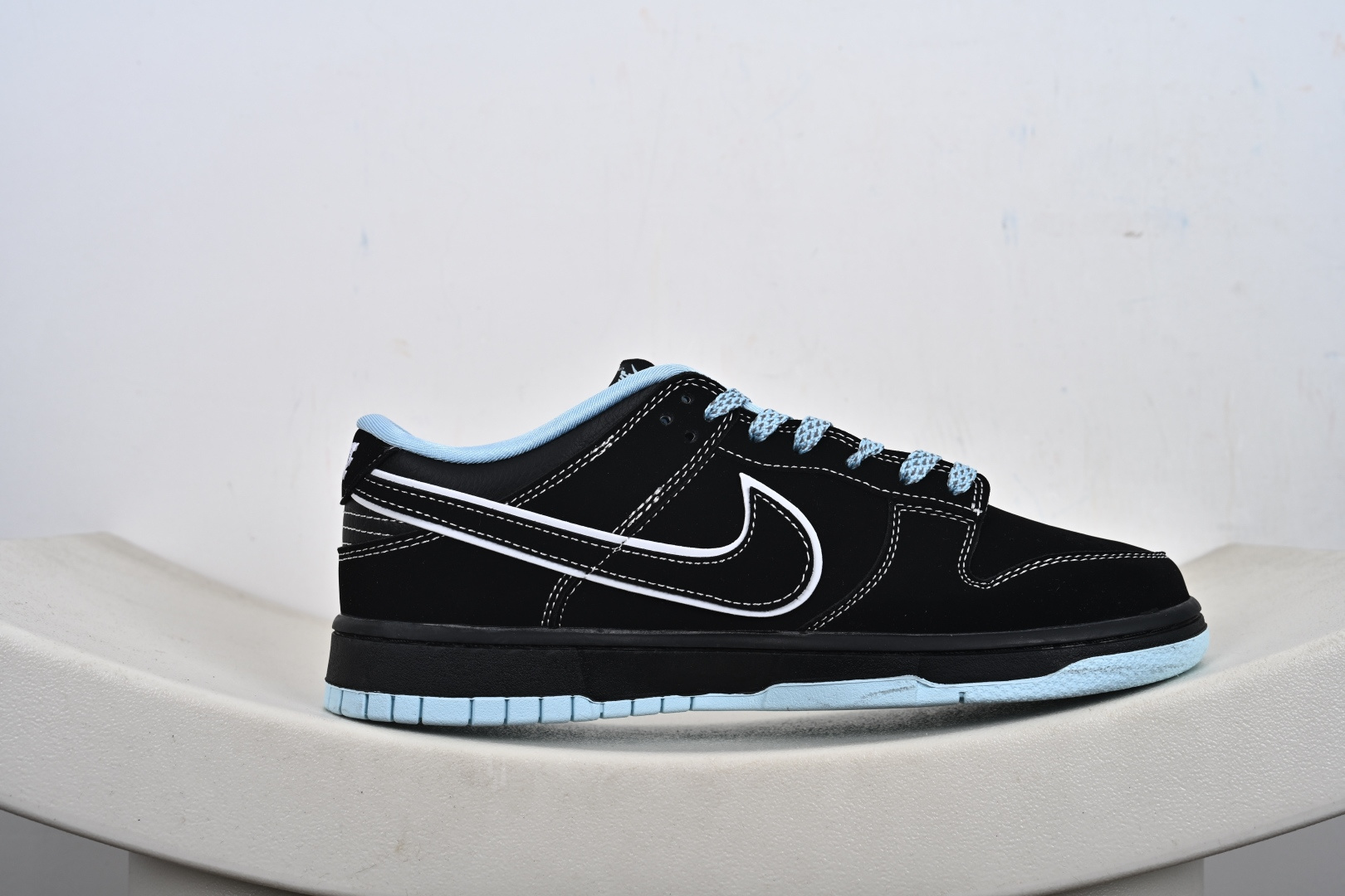 Nike SB Dunk Low x Fear of God 黑红小勾满天星 高端定制 低帮休闲板鞋 KK1333-052