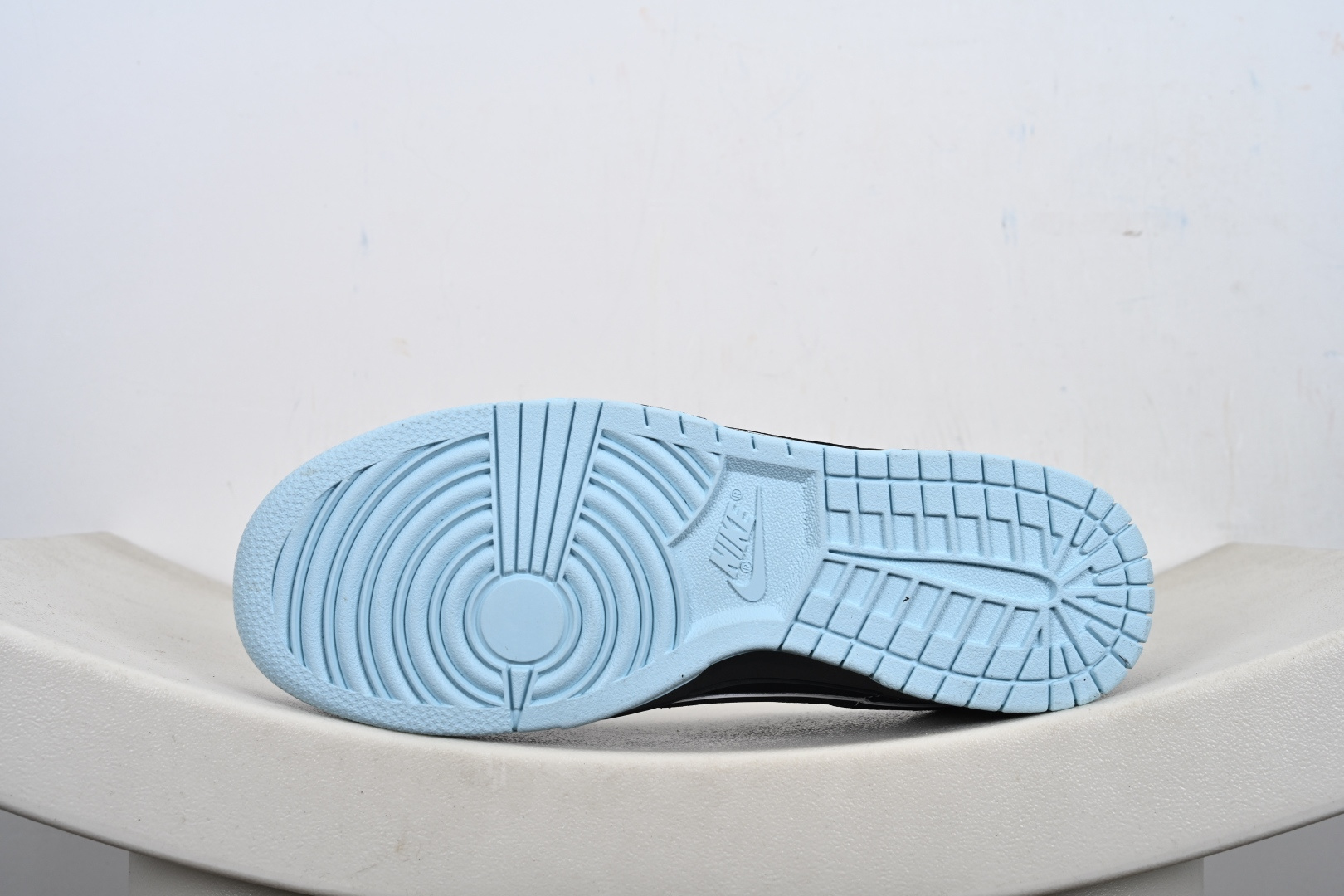 Nike SB Dunk Low x Fear of God 黑红小勾满天星 高端定制 低帮休闲板鞋 KK1333-052