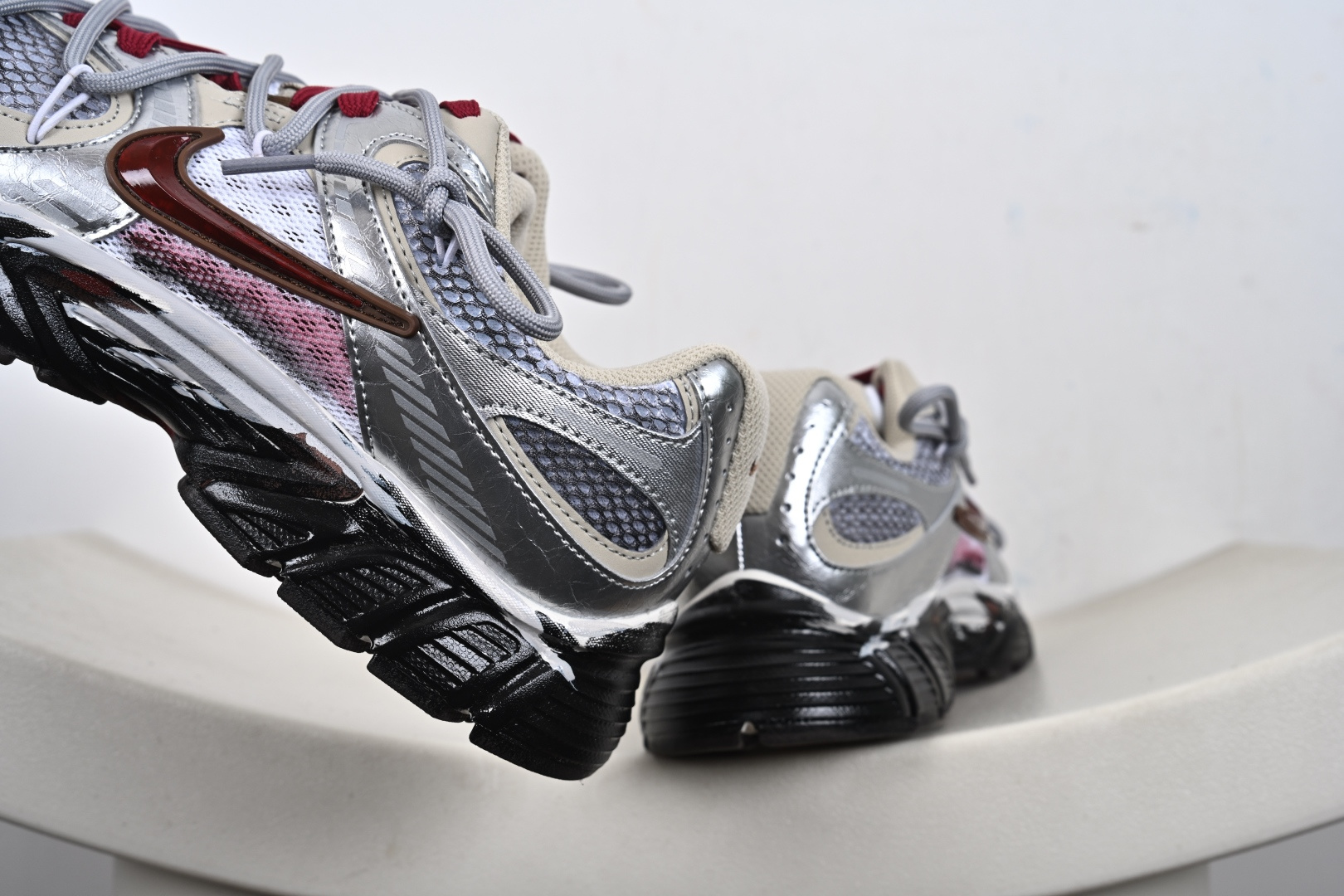 Nike V5 RNR 复古做旧 解构绑带 舒适百搭防滑耐磨 低帮跑步鞋 HQ7901-102 Nike V5 RNR 复古做旧 解构绑带 舒适百搭防滑耐磨 低帮跑步鞋 HQ7901-102