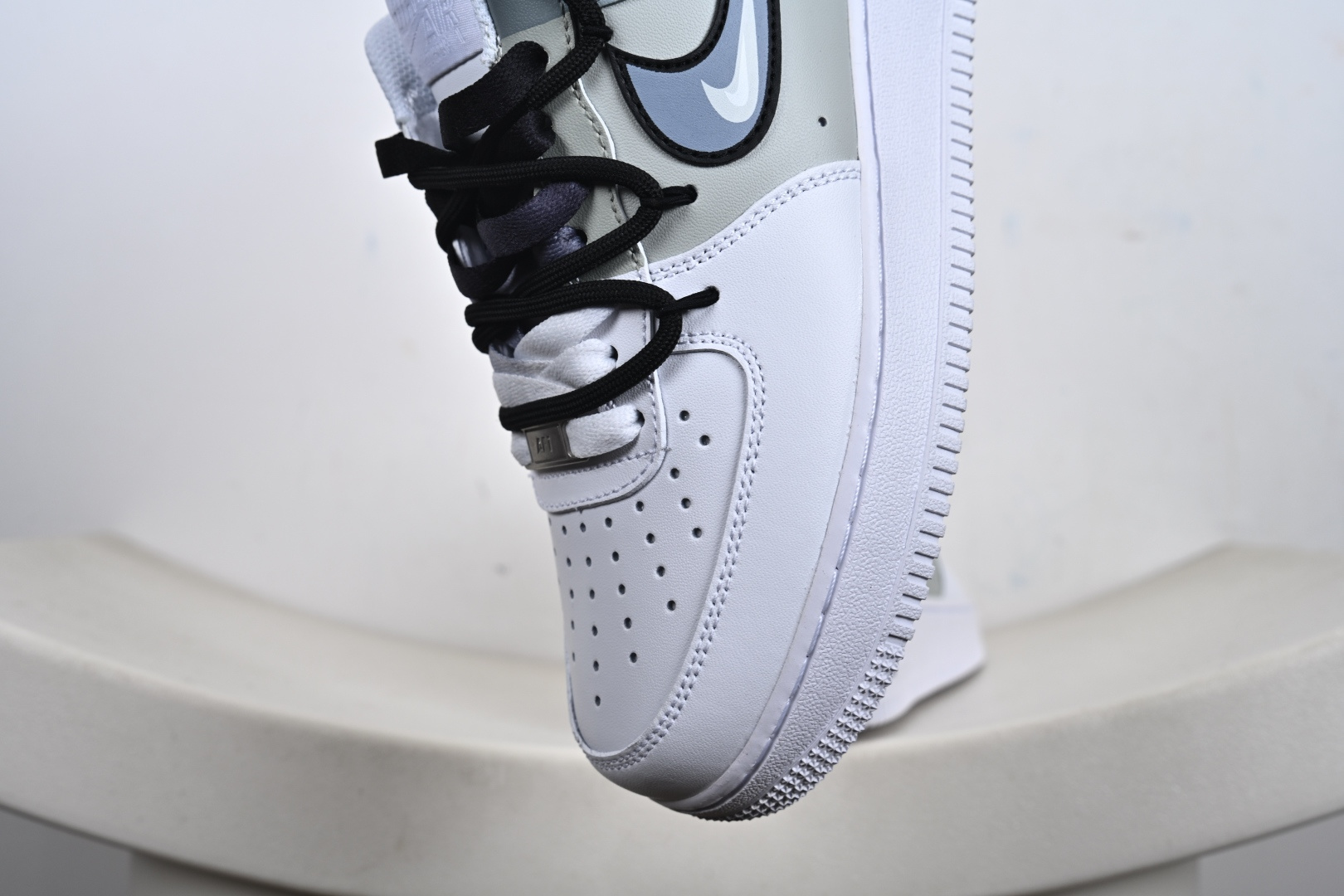 “雾灰玩家”订制空军一号板鞋 CW2288-111