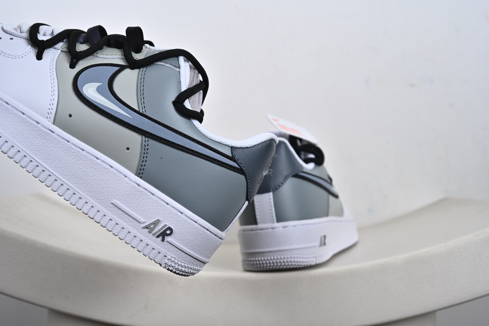 “雾灰玩家”订制空军一号板鞋 CW2288-111