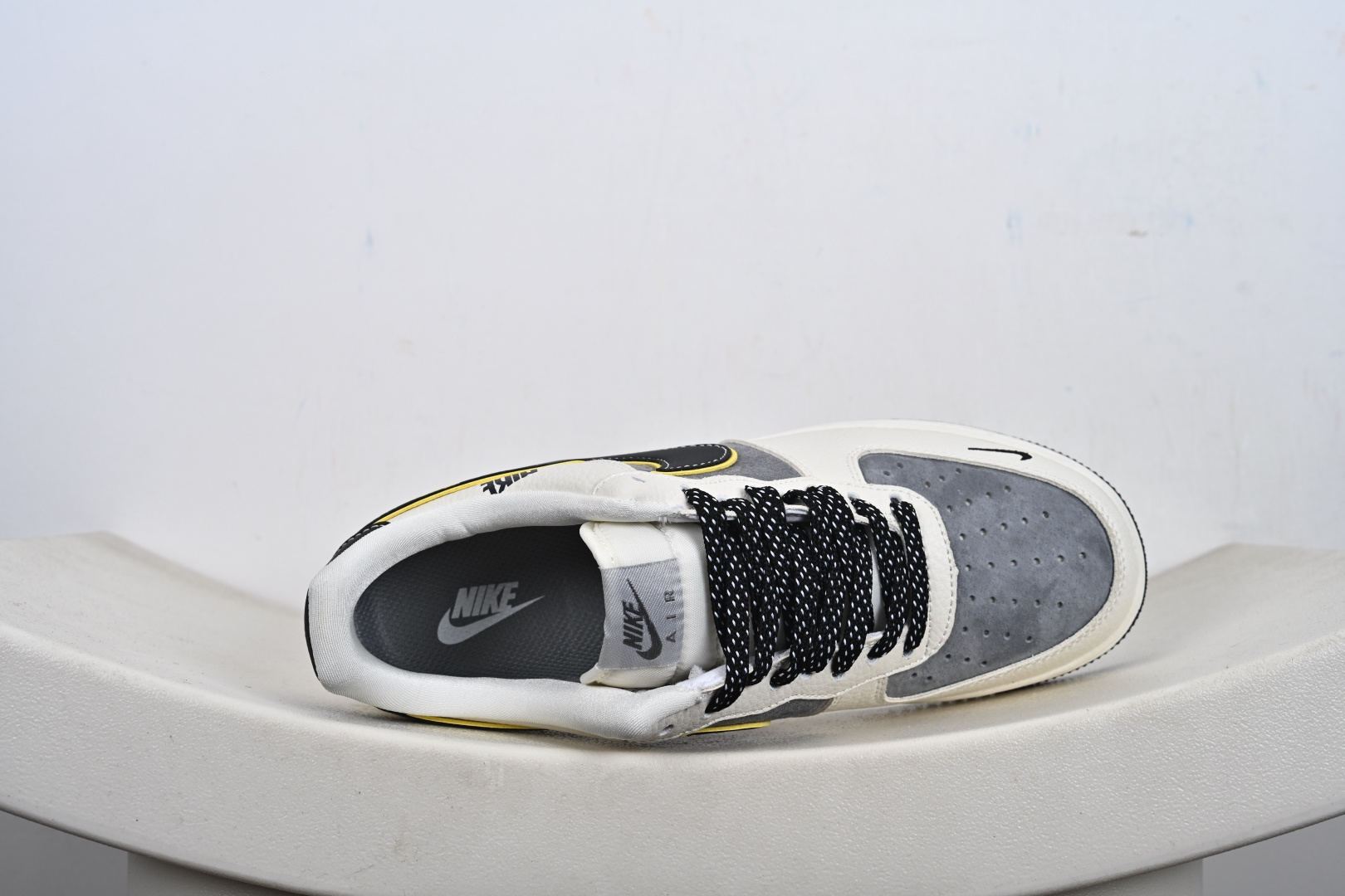 NIke Air Force 1 ‘07 Low 空军一号 低帮 运动鞋 休闲鞋 SY1388-013 NIke Air Force 1 ‘07 Low 空军一号 低帮 运动鞋 休闲鞋 SY1388-013