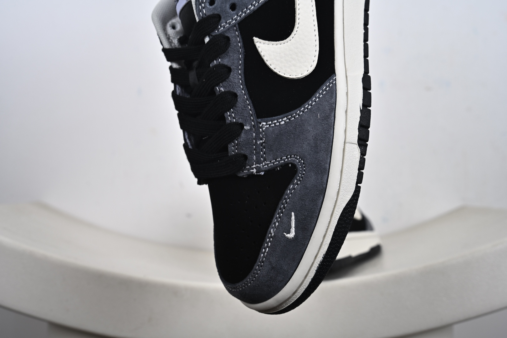 Nike SB Dunk Low“ 北面联名—灰黑猪八革” 周年高端定制 低帮休闲板鞋 DN3168-006