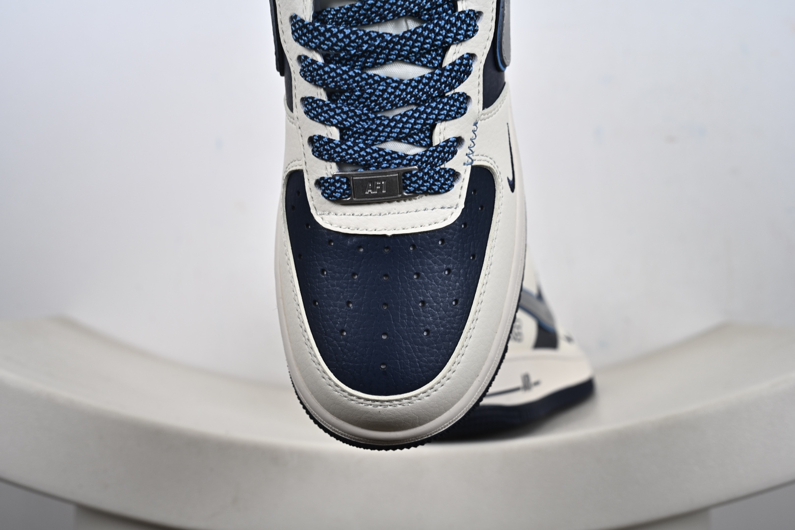 NIke Air Force 1 '07 Low “NIKE蓝-米蓝拼接”空军一号 低帮 运动鞋 JP8028-067 NIke Air Force 1 '07 Low “NIKE蓝-米蓝拼接”空军一号 低帮 运动鞋 JP8028-067