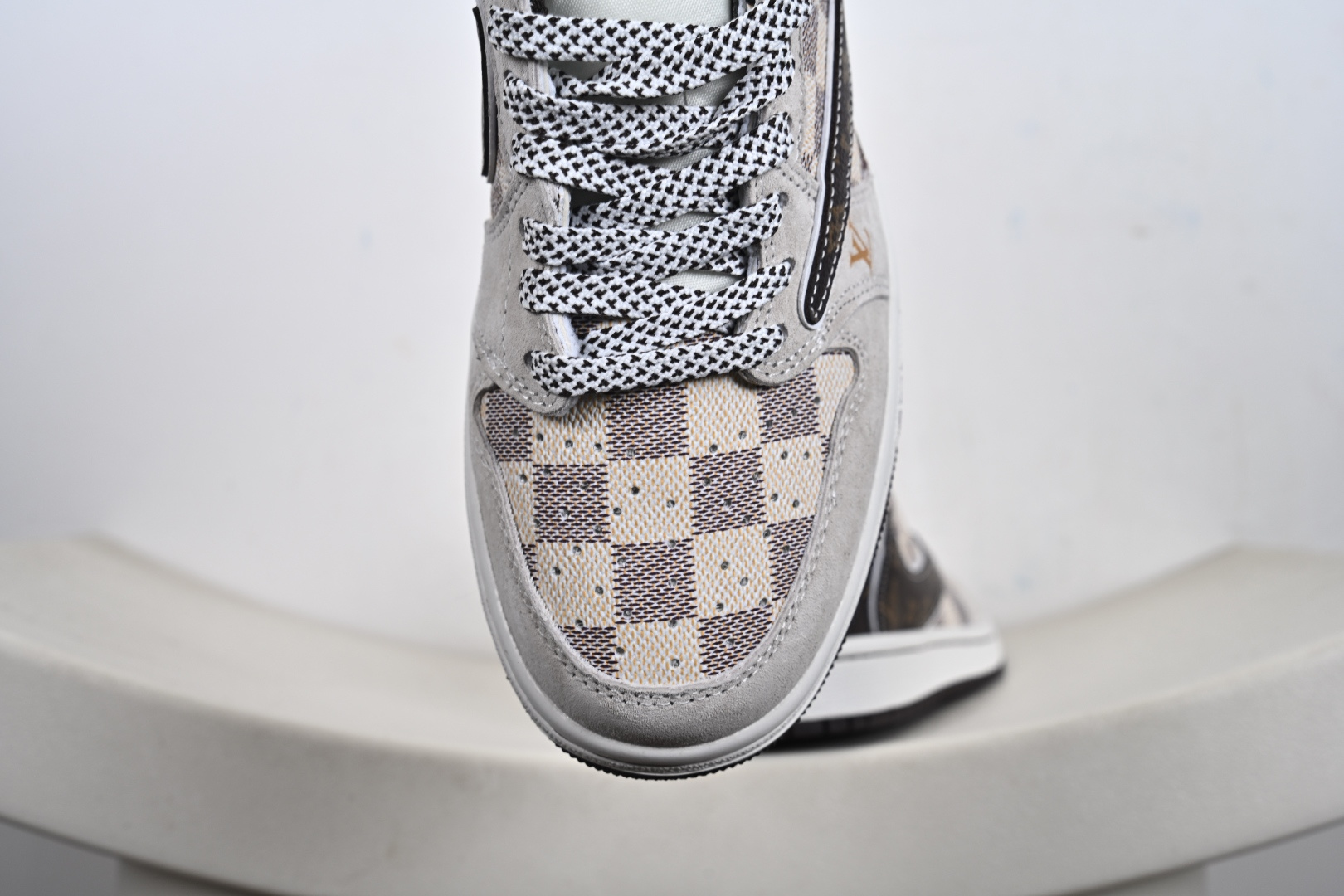 Travis Scott x Fragment Design x Jordan Air Jordan 1 Low OG SP “LV联名——方格米棕” DZ5899-038