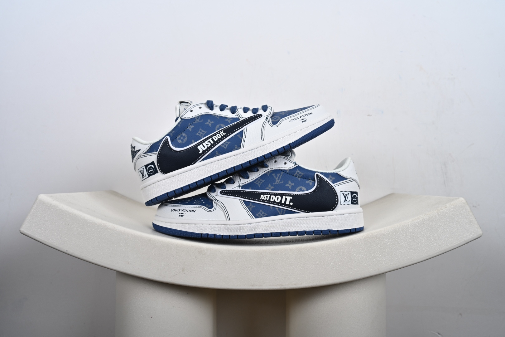 定制版乔丹Fragment x Travis Scott xDior Air Jordan 1 Low 三方联名倒钩 DZ5899-037