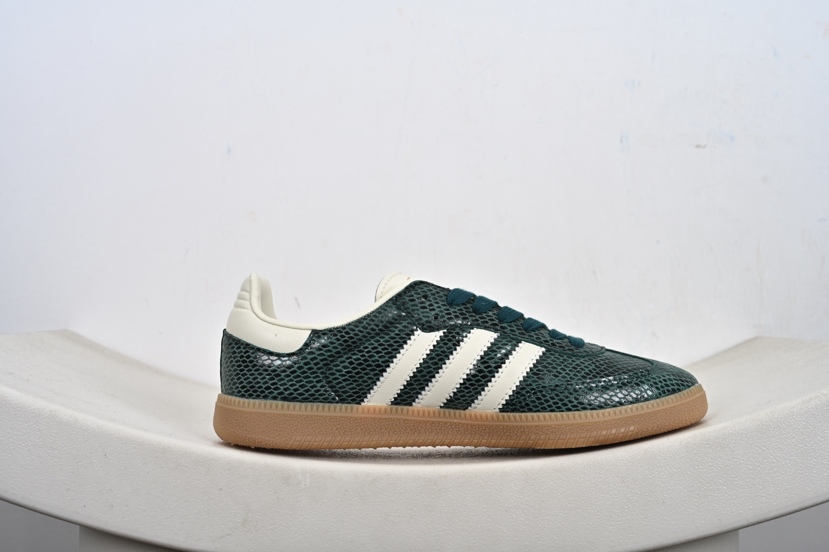 Adidas Originals Samba OG 阿迪桑巴舞系列绅士德训足球风百搭低帮休闲运动板鞋 JR8848