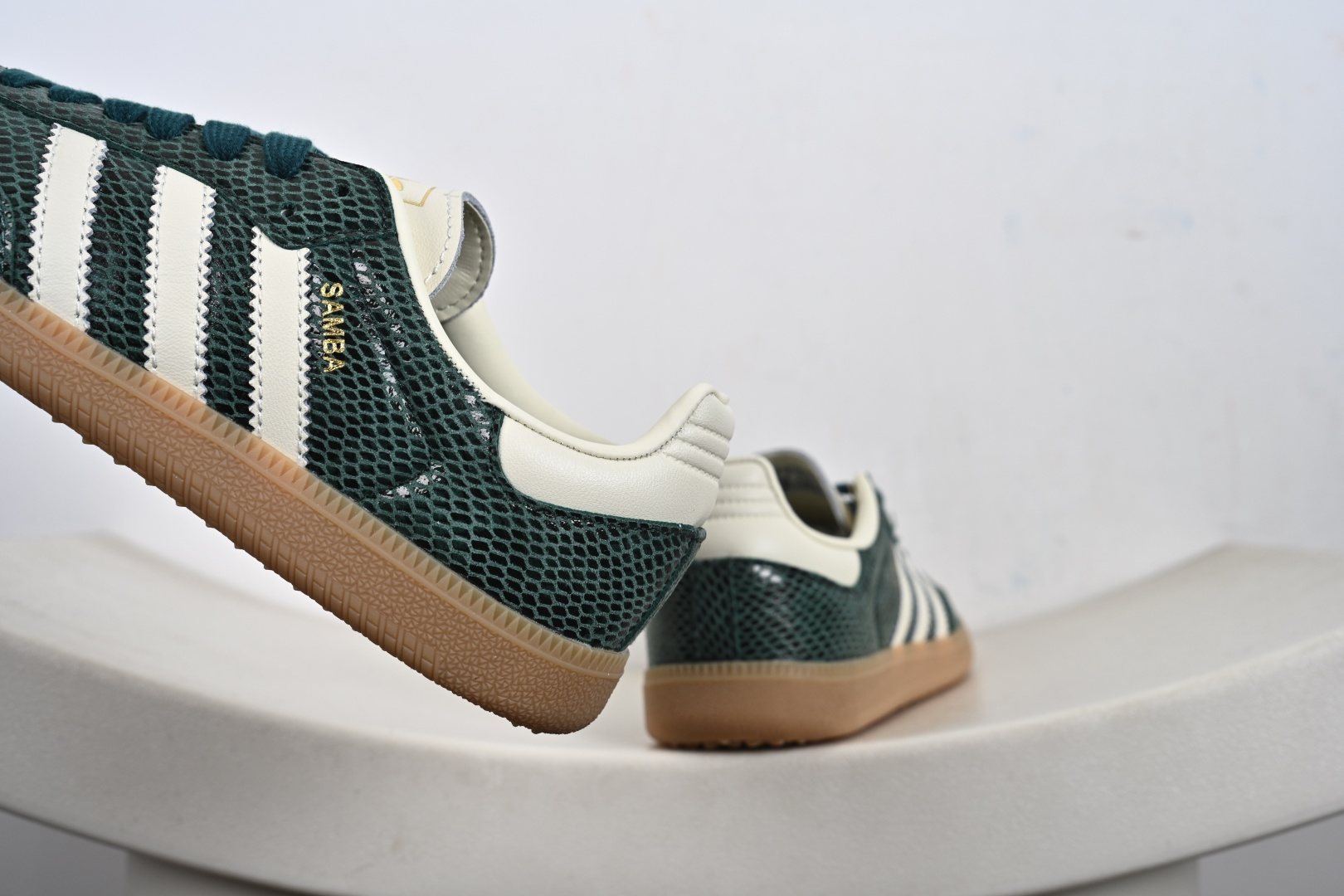 Adidas Originals Samba OG 阿迪桑巴舞系列绅士德训足球风百搭低帮休闲运动板鞋 JR8848