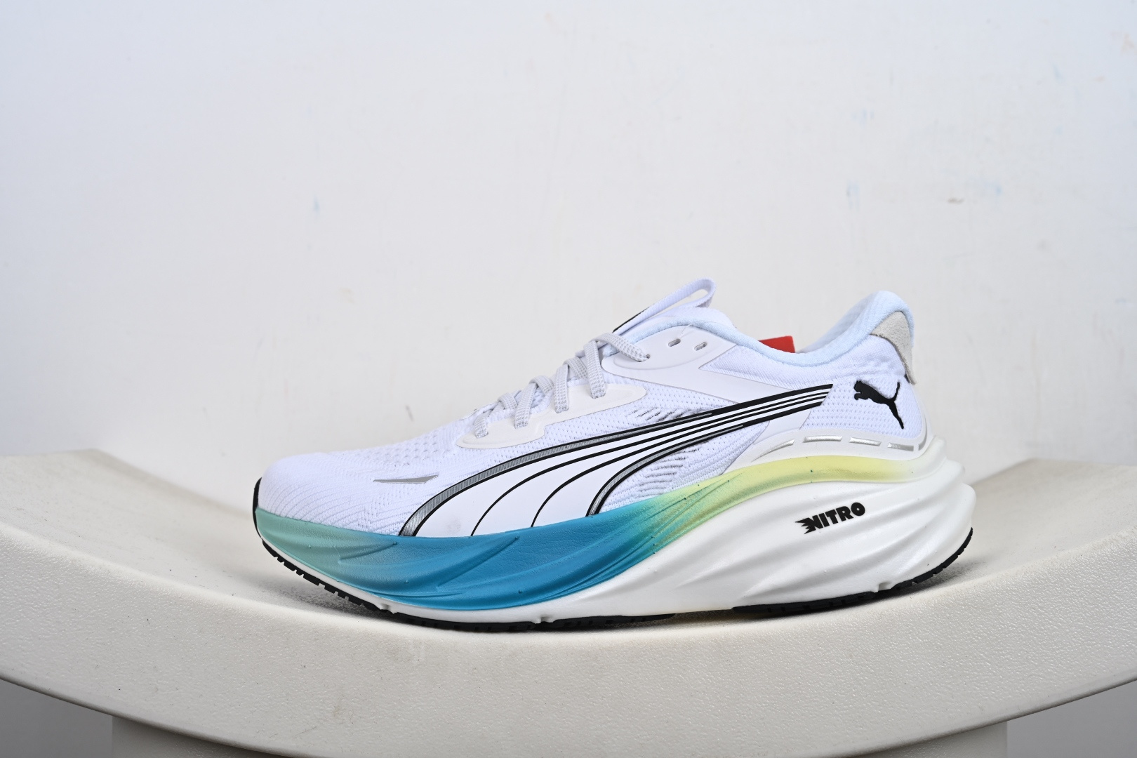 PUMA彪马Magnify Nitro 3 舒适百搭经典低帮跑步鞋 311046-04