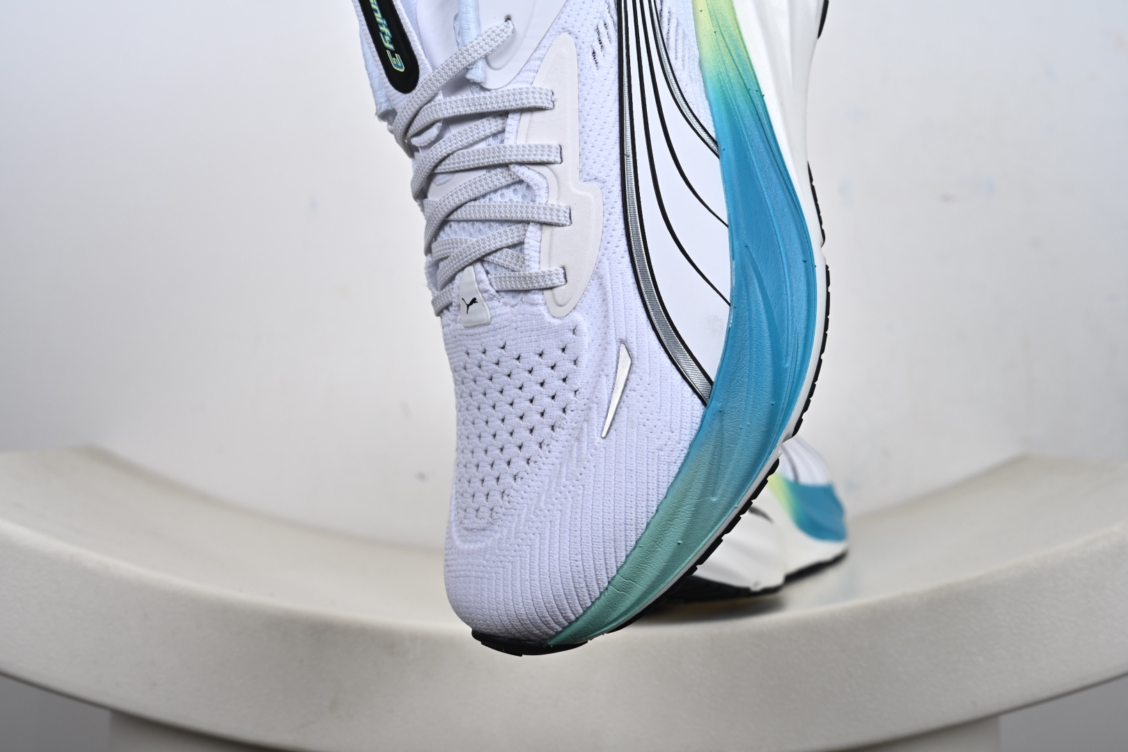 PUMA彪马Magnify Nitro 3 舒适百搭经典低帮跑步鞋 311046-04