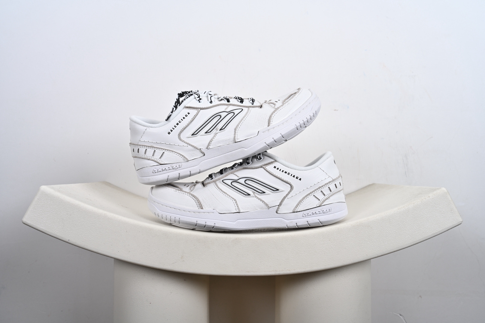 #合集 360 Balenciaga 巴黎世家 Hamptons 手工做旧款 牛皮革 复古圆头系带低帮休闲鞋 841765 WCURB 9141 841765 WCURB 1180 841763 WCURS 2050