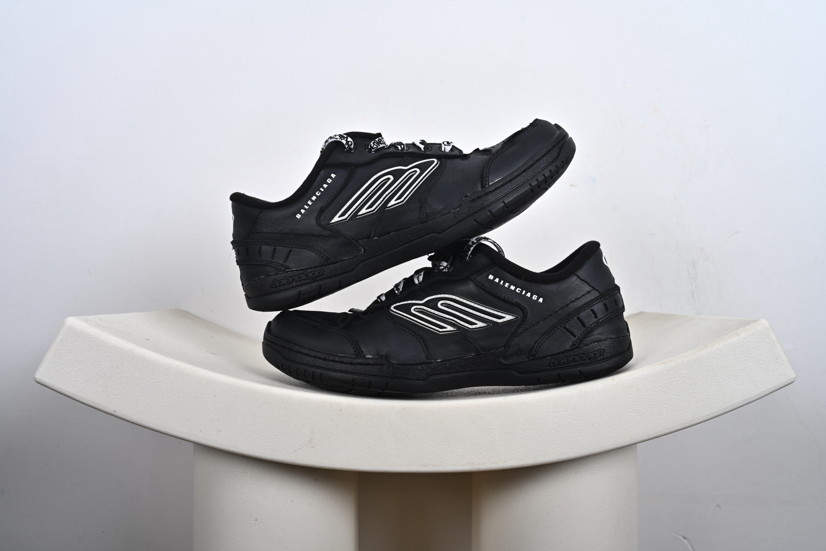 #合集 360 Balenciaga 巴黎世家 Hamptons 手工做旧款 牛皮革 复古圆头系带低帮休闲鞋 841765 WCURB 9141 841765 WCURB 1180 841763 WCURS 2050