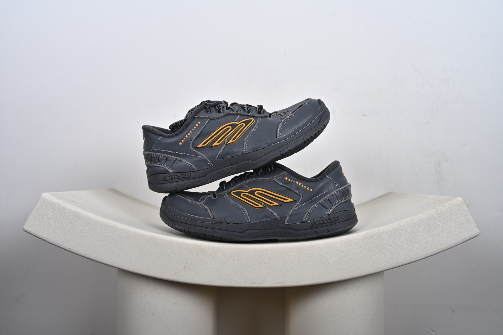 #合集 360 Balenciaga 巴黎世家 Hamptons 手工做旧款 牛皮革 复古圆头系带低帮休闲鞋 841765 WCURB 9141 841765 WCURB 1180 841763 WCURS 2050