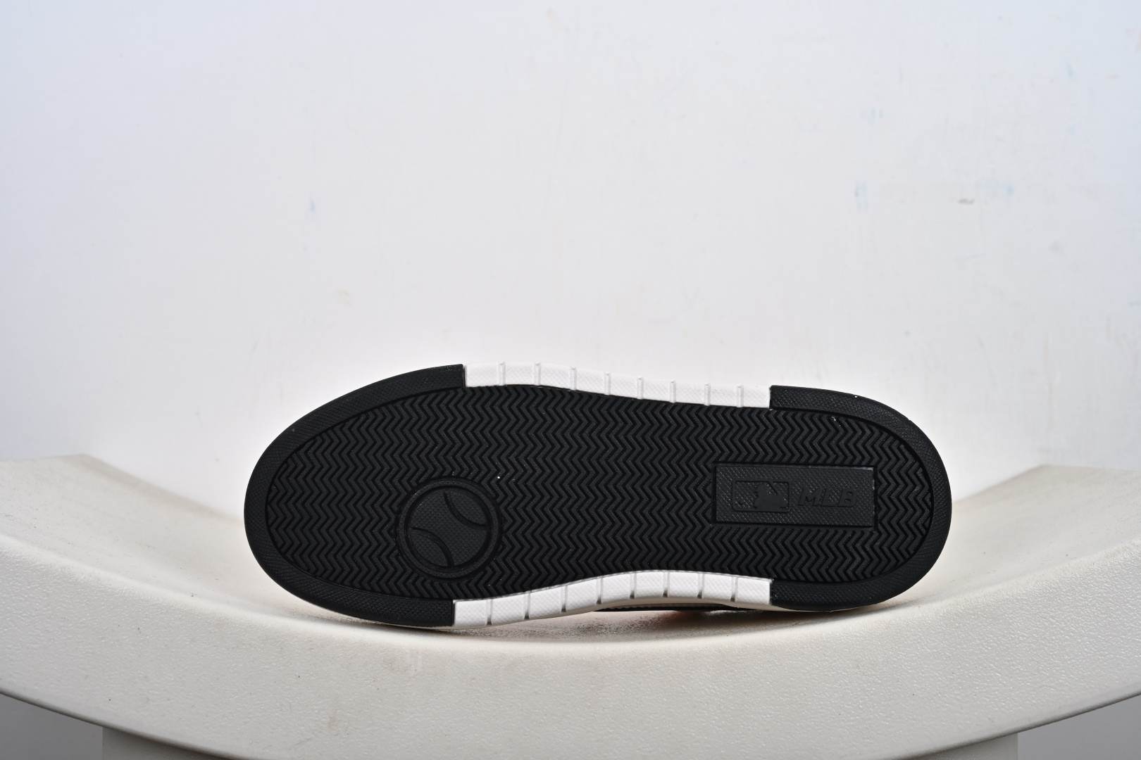 260 MLB CHUNKY LINER 涂鸦定制配色学长鞋系列低帮老爹风轻量增高厚底百搭休闲运动慢跑鞋 3ASXCA12N(C0001)