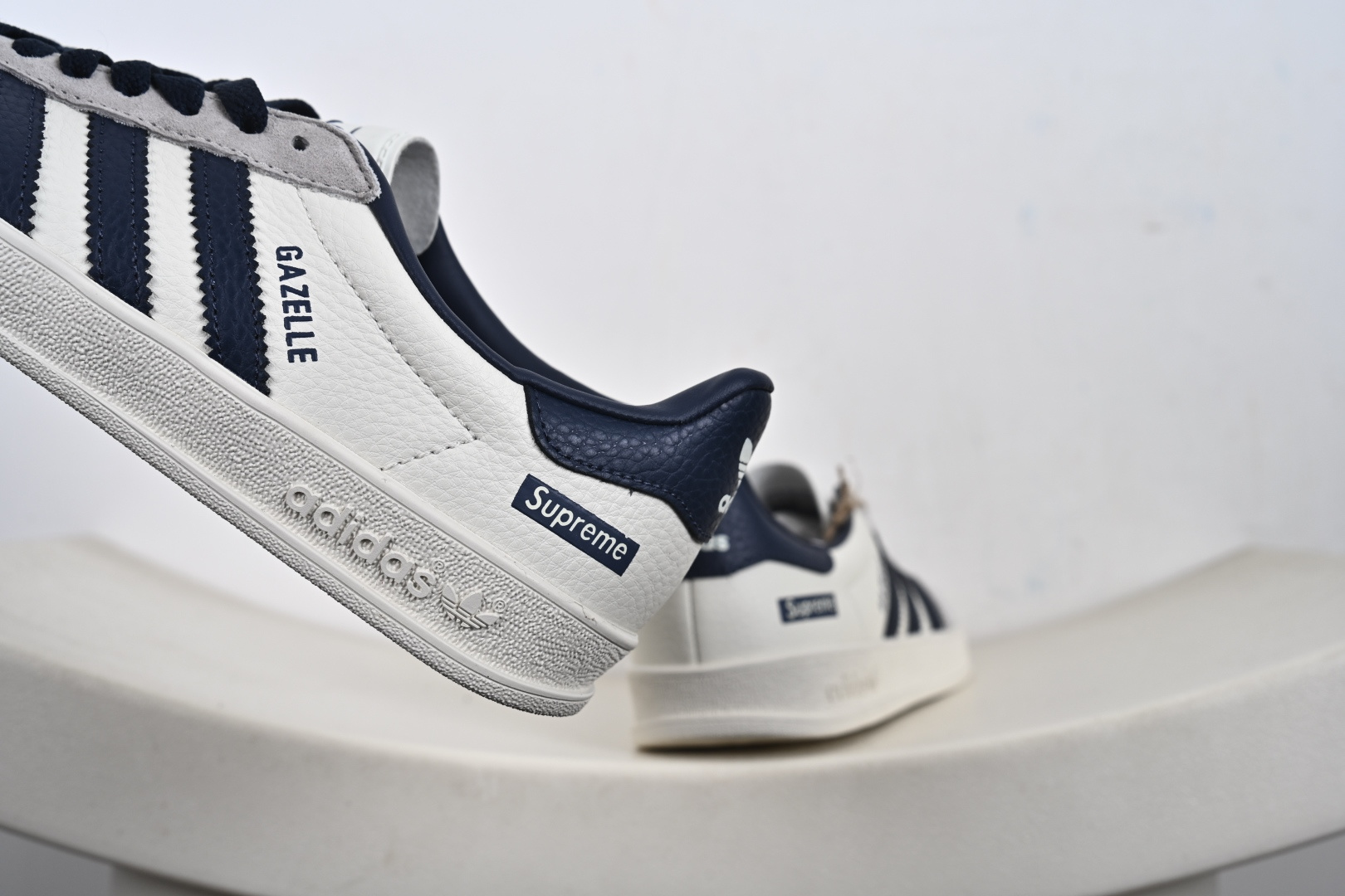 阿迪达斯/三叶草Adidas Originals Superstar 经典贝壳头系列低帮百搭休闲运动板鞋 DD6612 DD6611