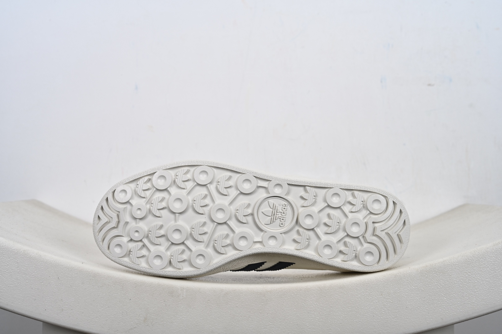 阿迪达斯/三叶草Adidas Originals Superstar 经典贝壳头系列低帮百搭休闲运动板鞋 DD6612 DD6611