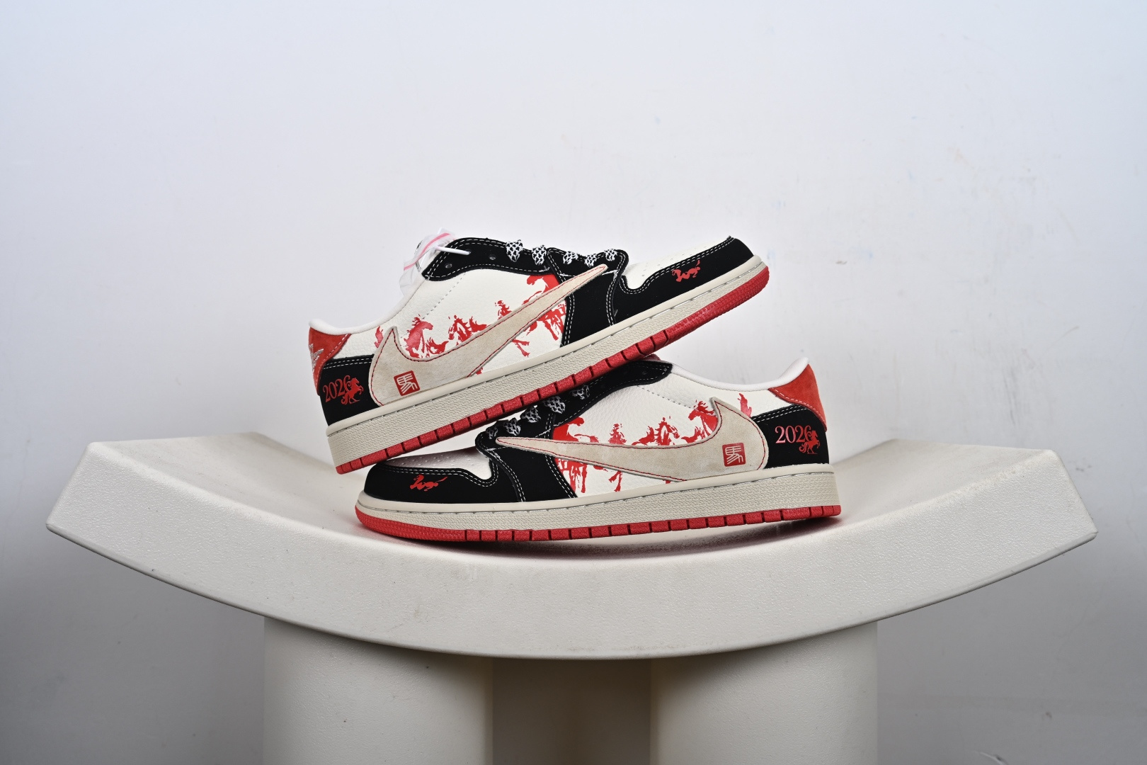 定制版Travis Scott x Fragment Design x Jordan Air Jordan 1 Low OG SP “马年联名——黑红马年” XS2025-086