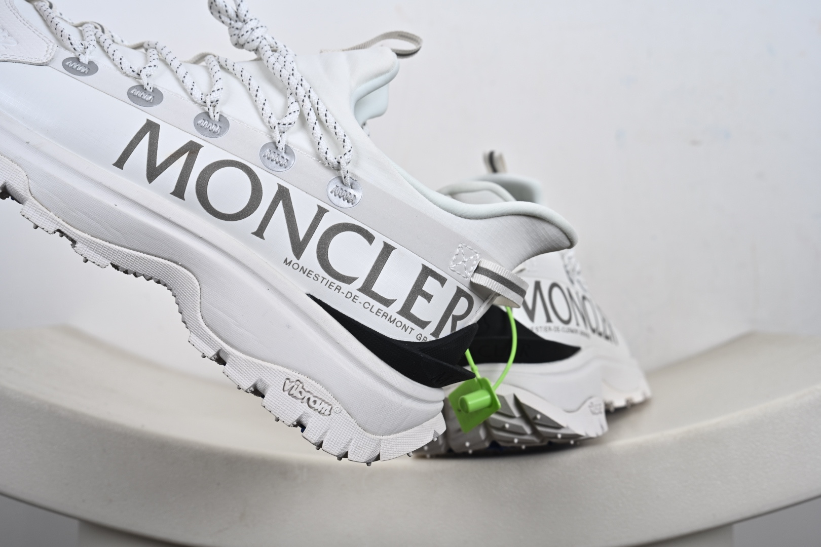 Moncler Trailgrip Gore-Tex 蒙口 越野旅行系列低帮厚底轻量户外登山运动鞋 4M00130 M3157