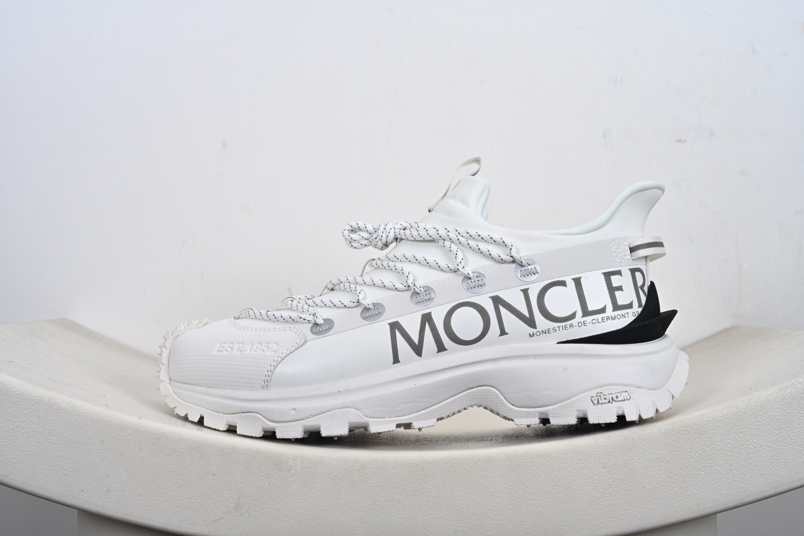 Moncler Trailgrip Gore-Tex 蒙口 越野旅行系列低帮厚底轻量户外登山运动鞋 4M00130 M3157