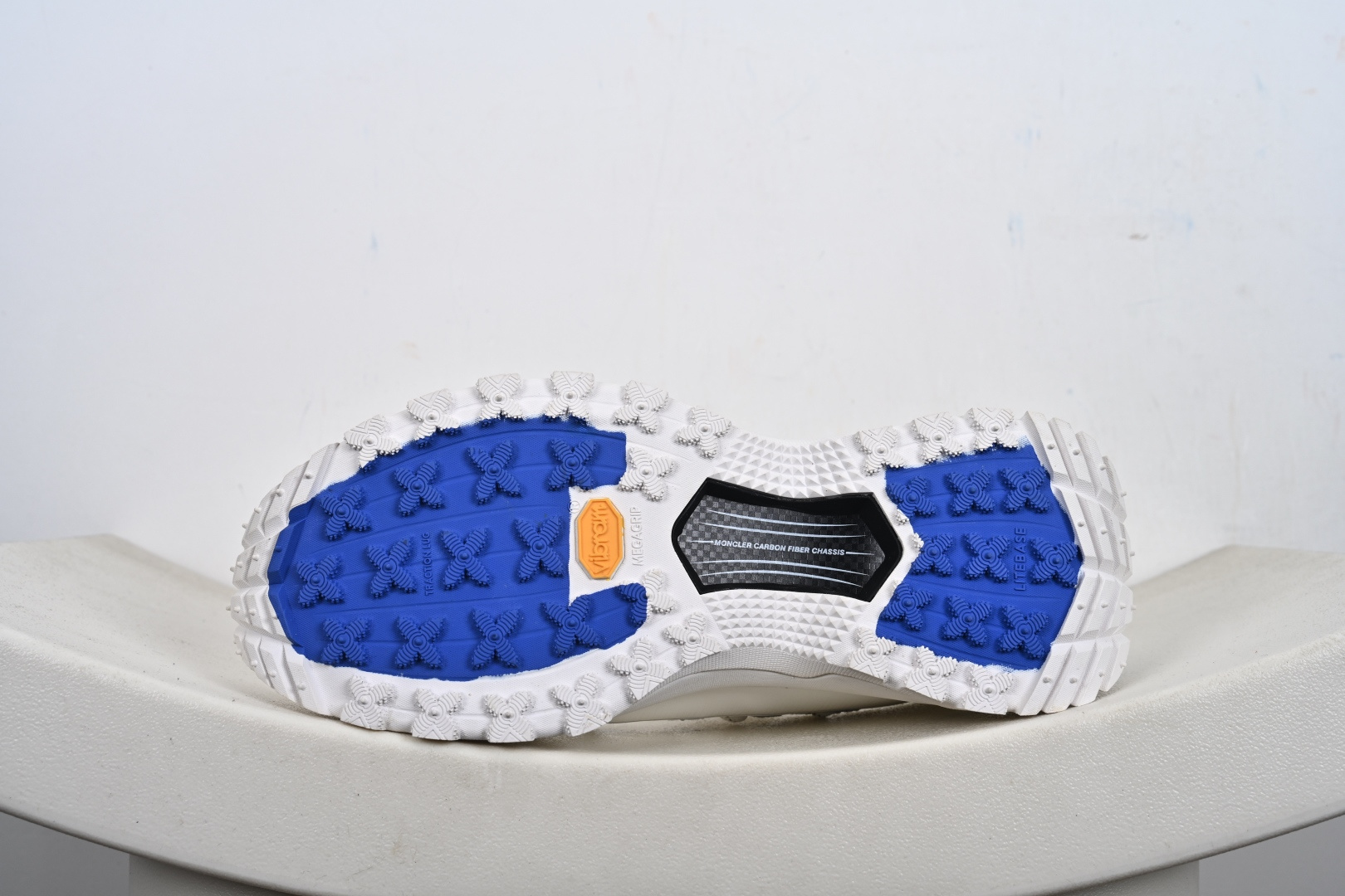 Moncler Trailgrip Gore-Tex 蒙口 越野旅行系列低帮厚底轻量户外登山运动鞋 4M00130 M3157